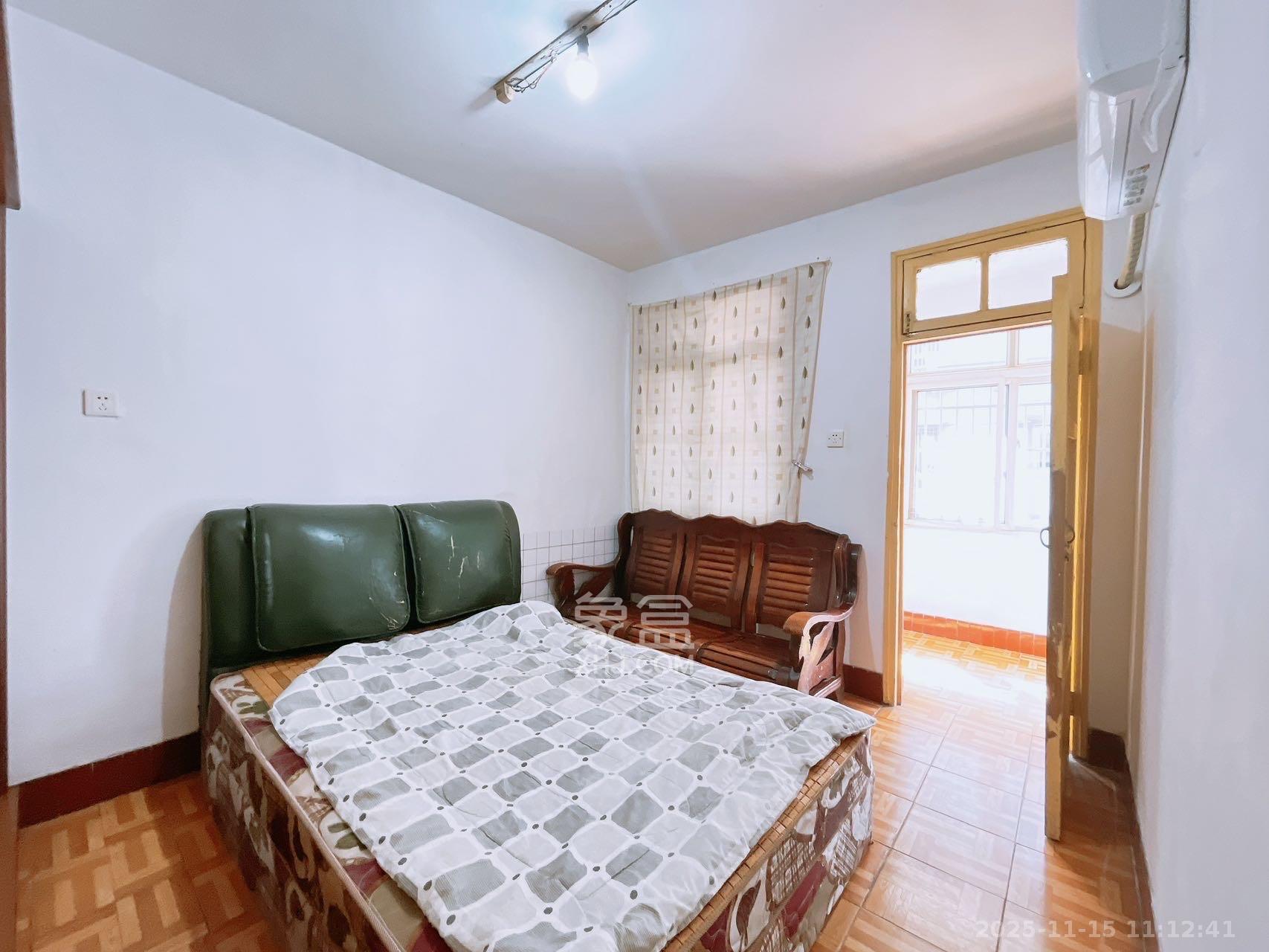 景园小区  2室1厅1卫    1800.0元/月室内图