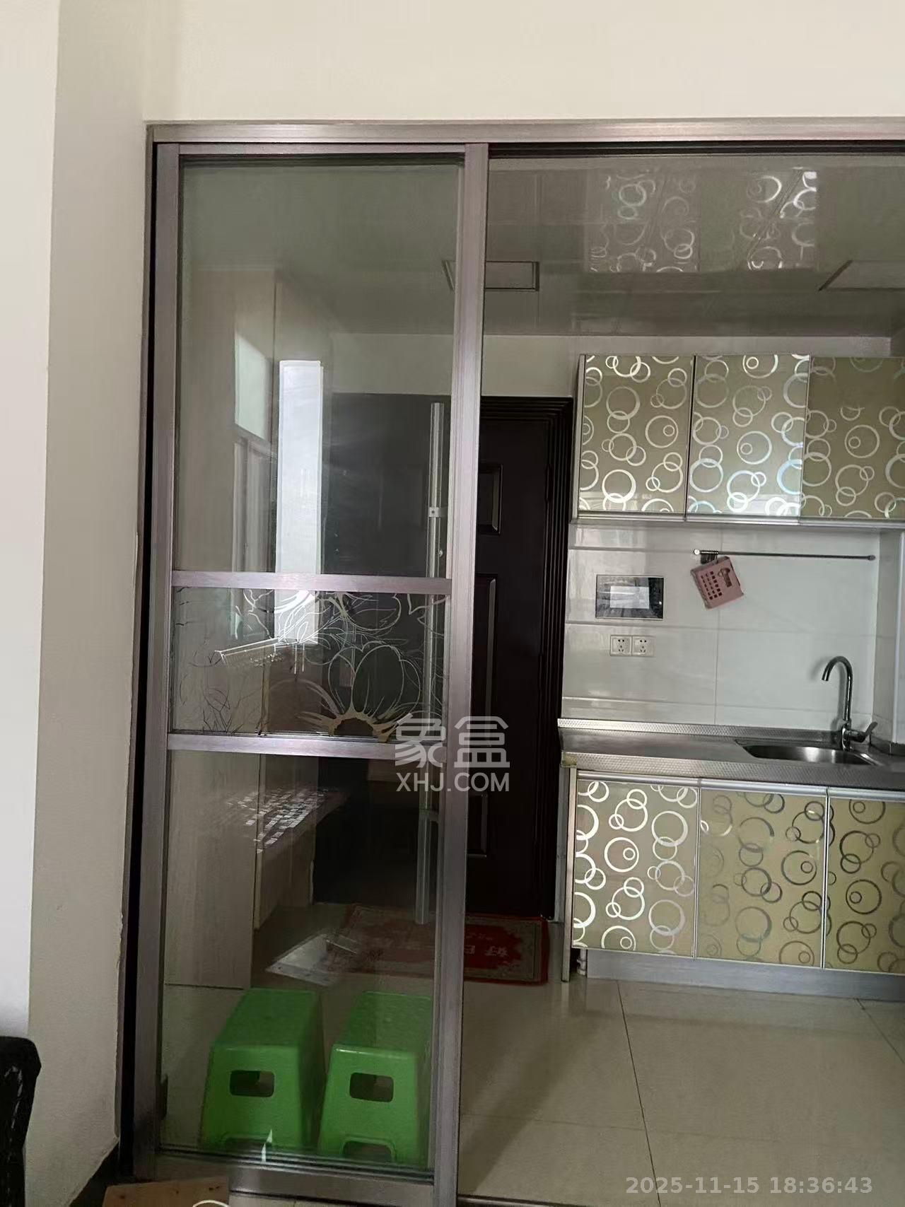 鑫远湘府逸园  1室1厅1卫    1200.0元/月室内图