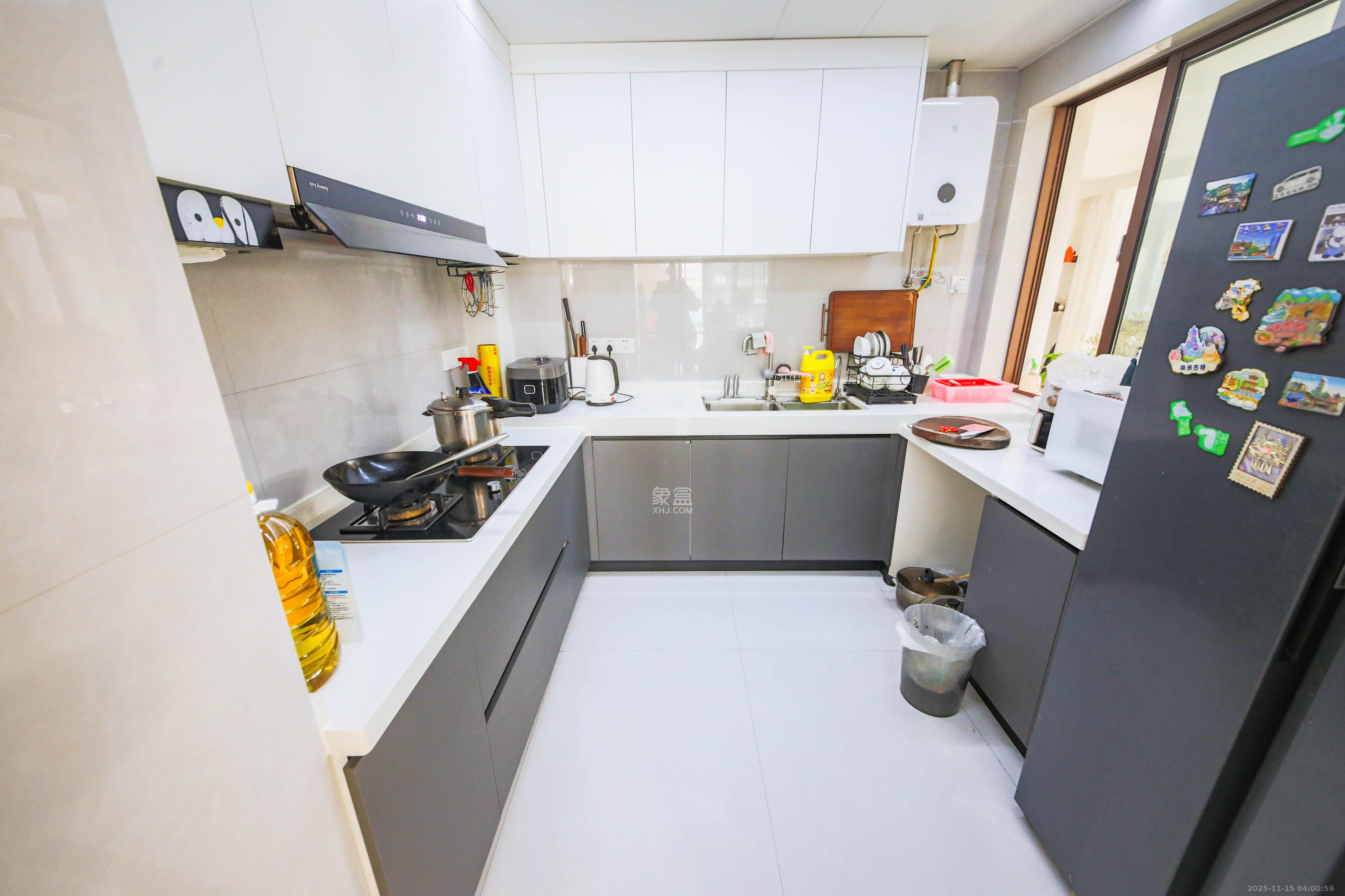 HC新城（建工集团单位房）  4室2厅2卫    202.0万厨房