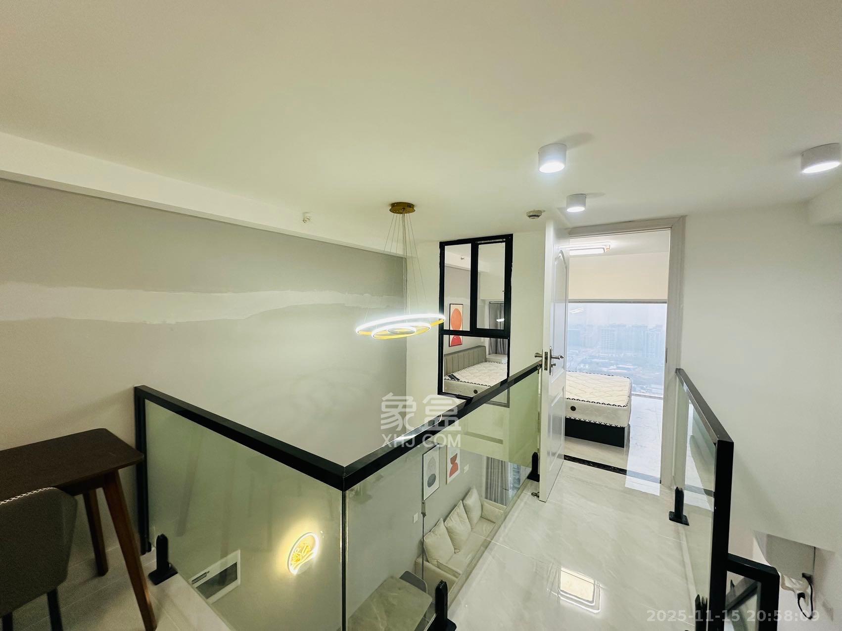 卓越中寰  2室1厅1卫    2000.0元/月室内图