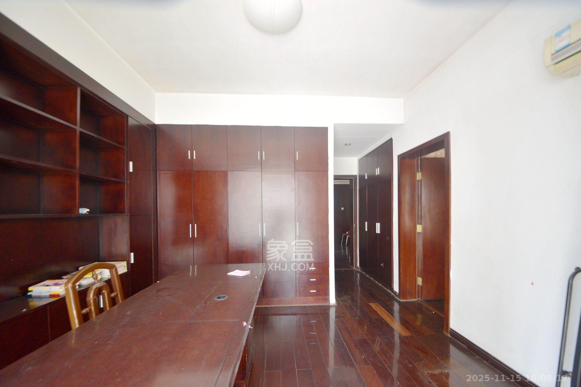 东方新世界  5室1厅2卫    3000.0元/月室内图