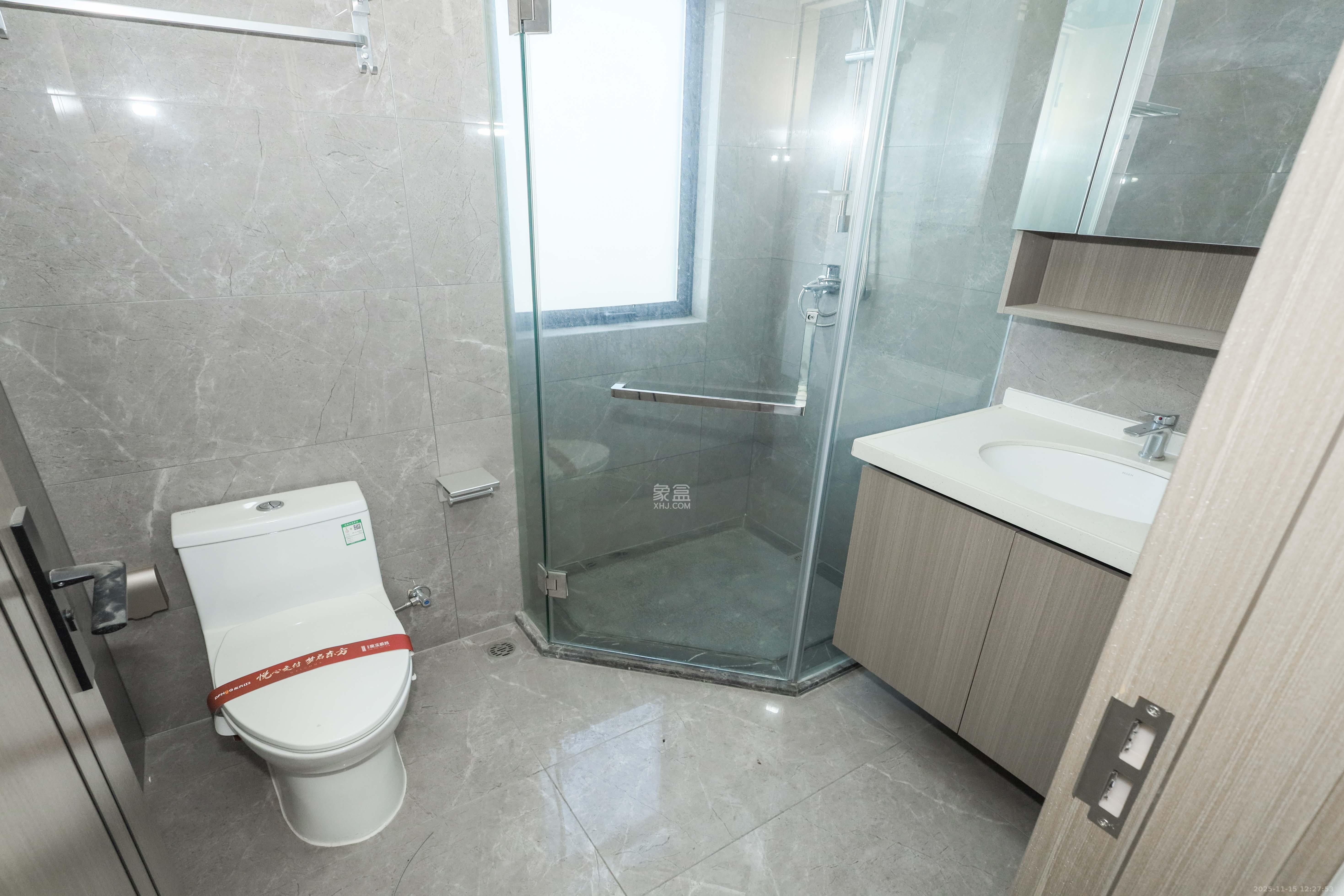 梅溪枫林 4室2厅2卫 145.0万 梅溪枫林 4室2厅2卫 145.0万卫生间