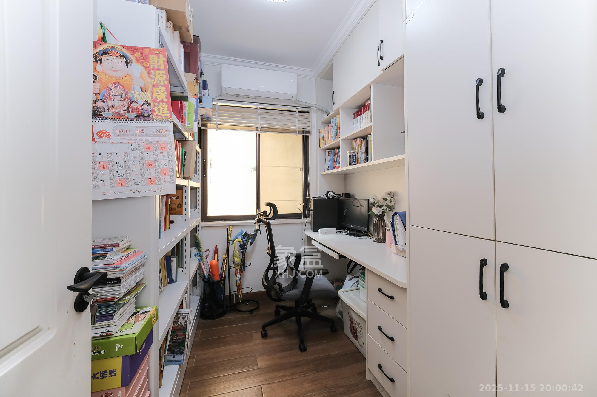 保利香槟国际 3室2厅1卫 66.8万 保利香槟国际 3室2厅1卫 66.8万卧室