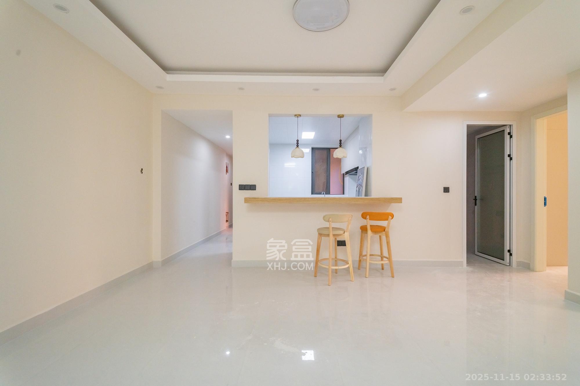 华润凤凰城二期 3室1厅1卫 69.0万 华润凤凰城二期 3室1厅1卫 69.0万客厅