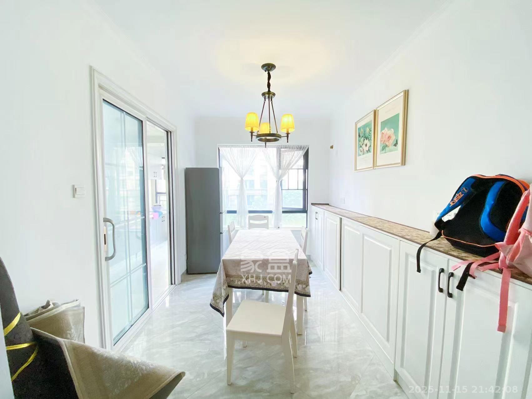 中海梅溪湖壹号  4室2厅2卫    3000.0元/月室内图