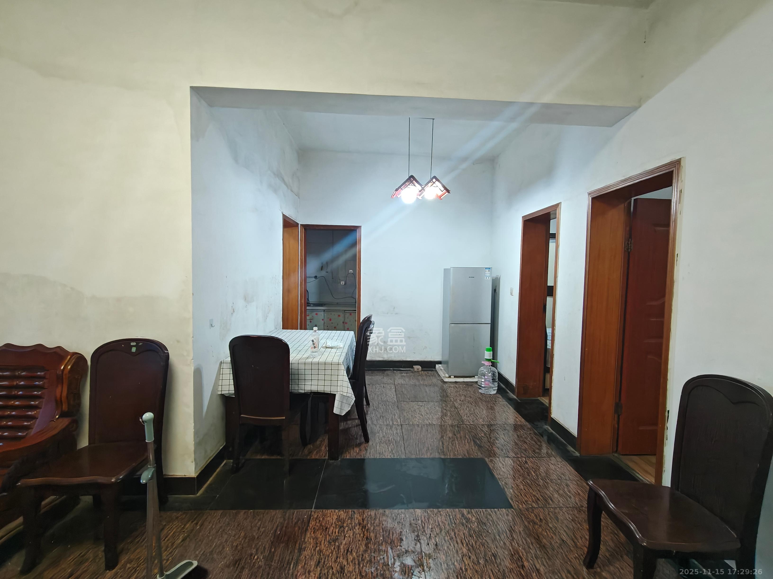 市政公司宿舍 3室1厅1卫 1800.0元/月 市政公司宿舍 3室1厅1卫 1800.0元/月室内图