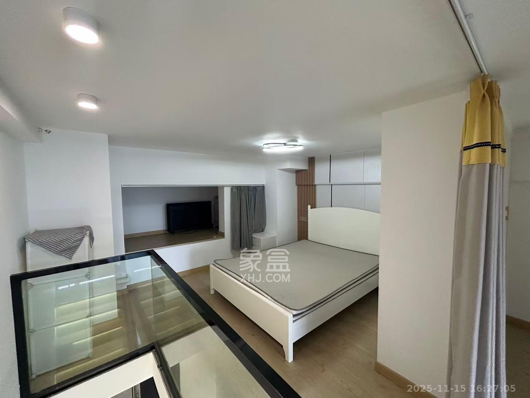 藏珑湖上公馆  1室1厅1卫    2400.0元/月室内图