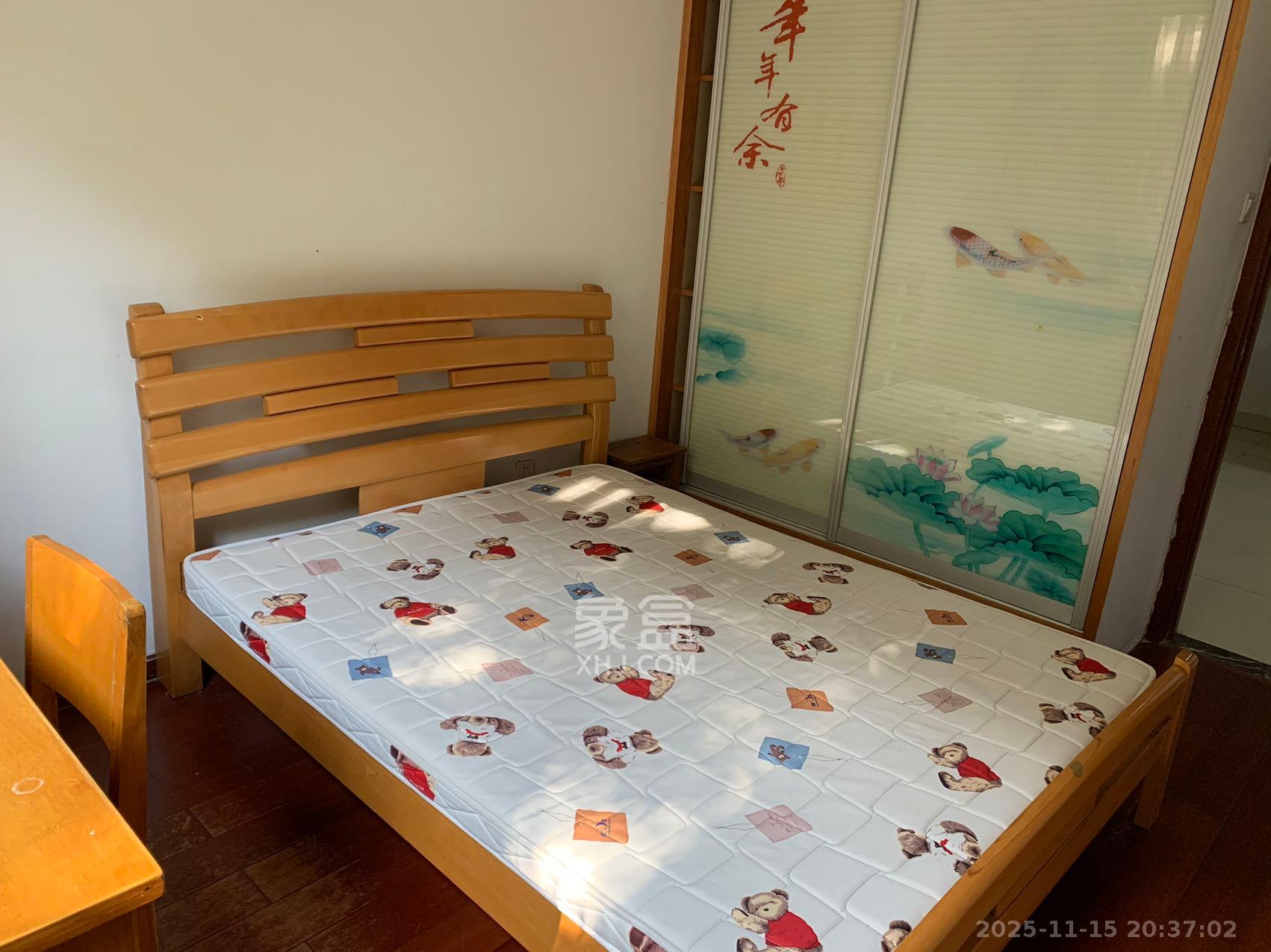 阳光100三期 3室2厅2卫 2600.0元/月 阳光100三期 3室2厅2卫 2600.0元/月室内图