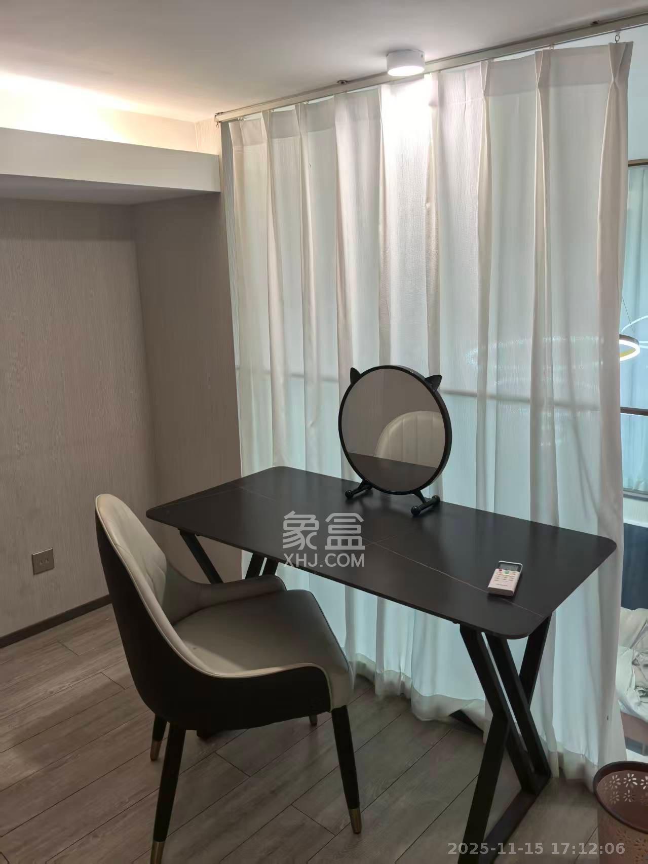 华远华时代  2室2厅1卫    2300.0元/月室内图