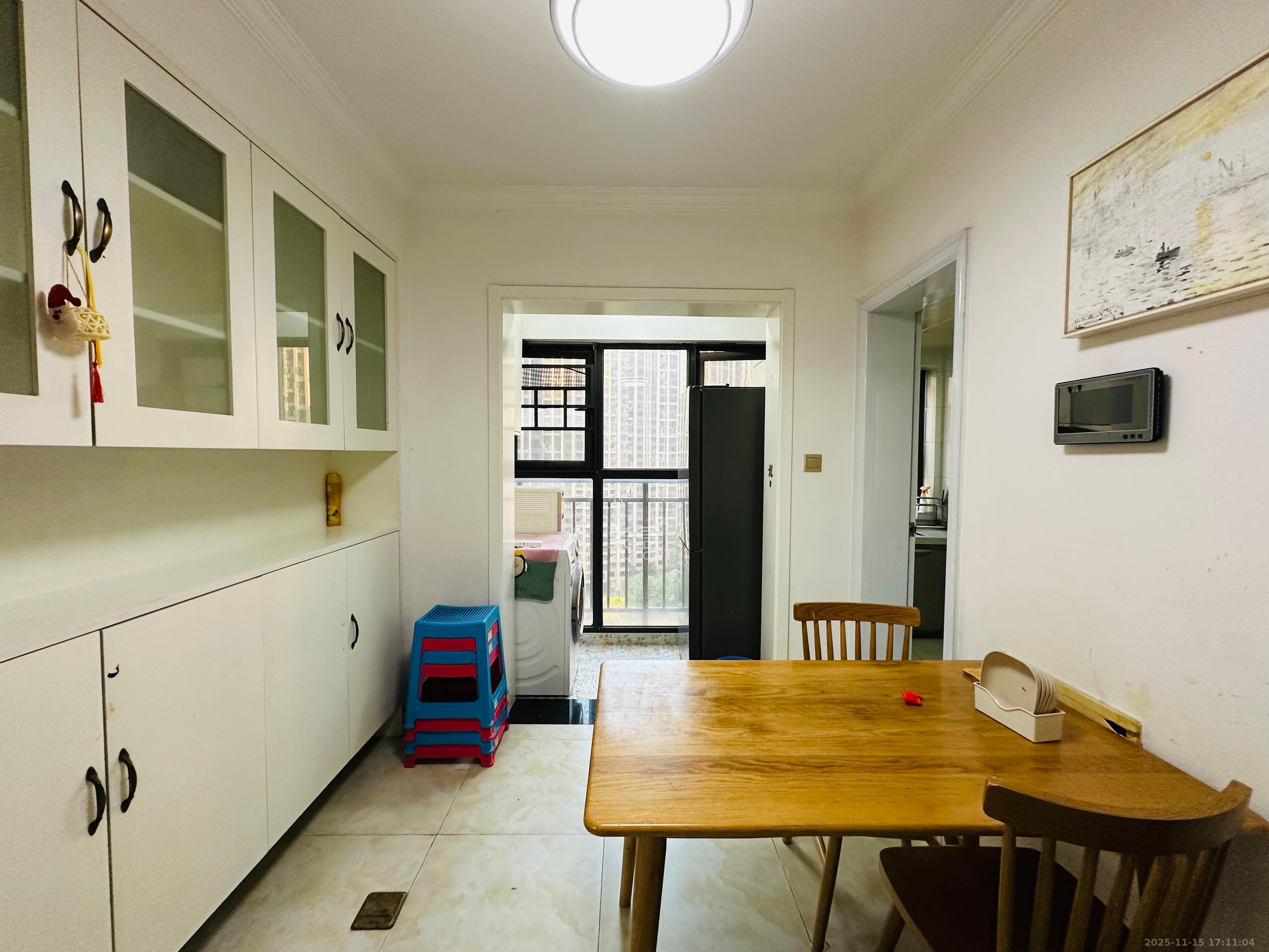 南山雍江汇（滨江国际新城）  3室2厅1卫    3200.0元/月室内图