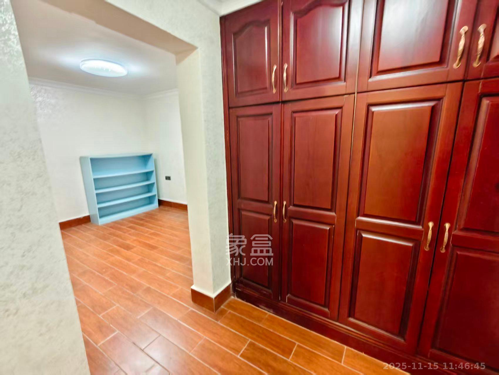 吉联小区(红墅湾) 5室2厅1卫 13500.0元/月 吉联小区(红墅湾) 5室2厅1卫 13500.0元/月室内图