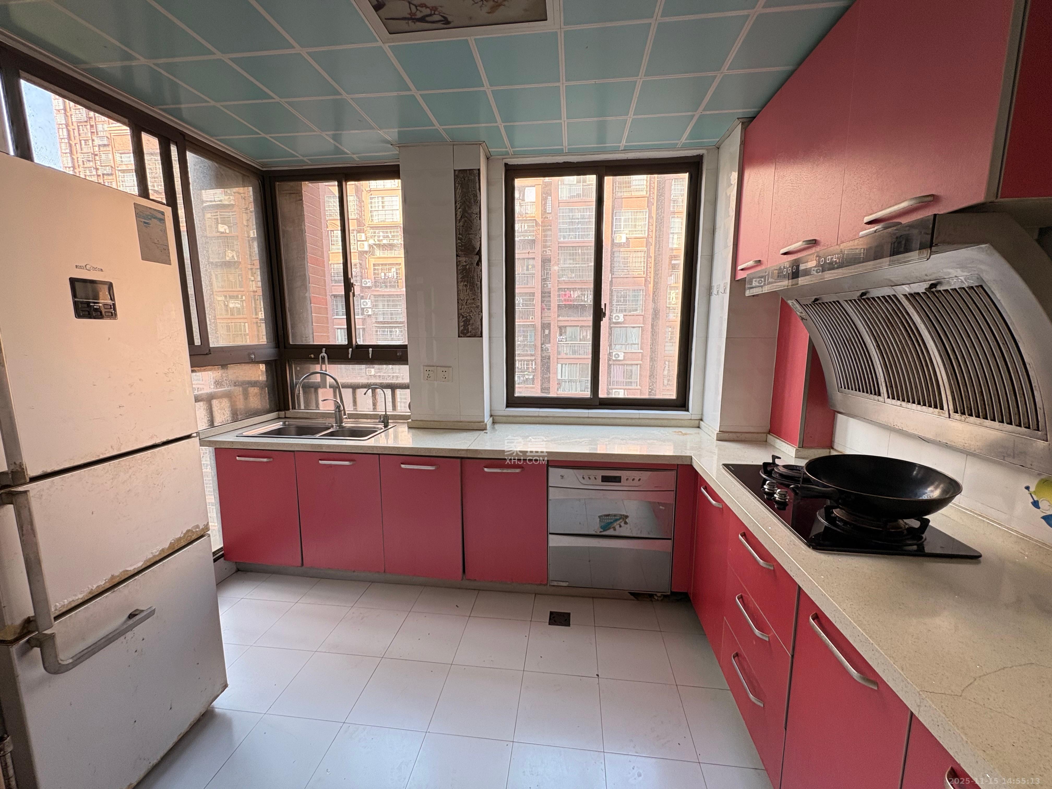 方略潇邦  3室2厅2卫    1900.0元/月室内图