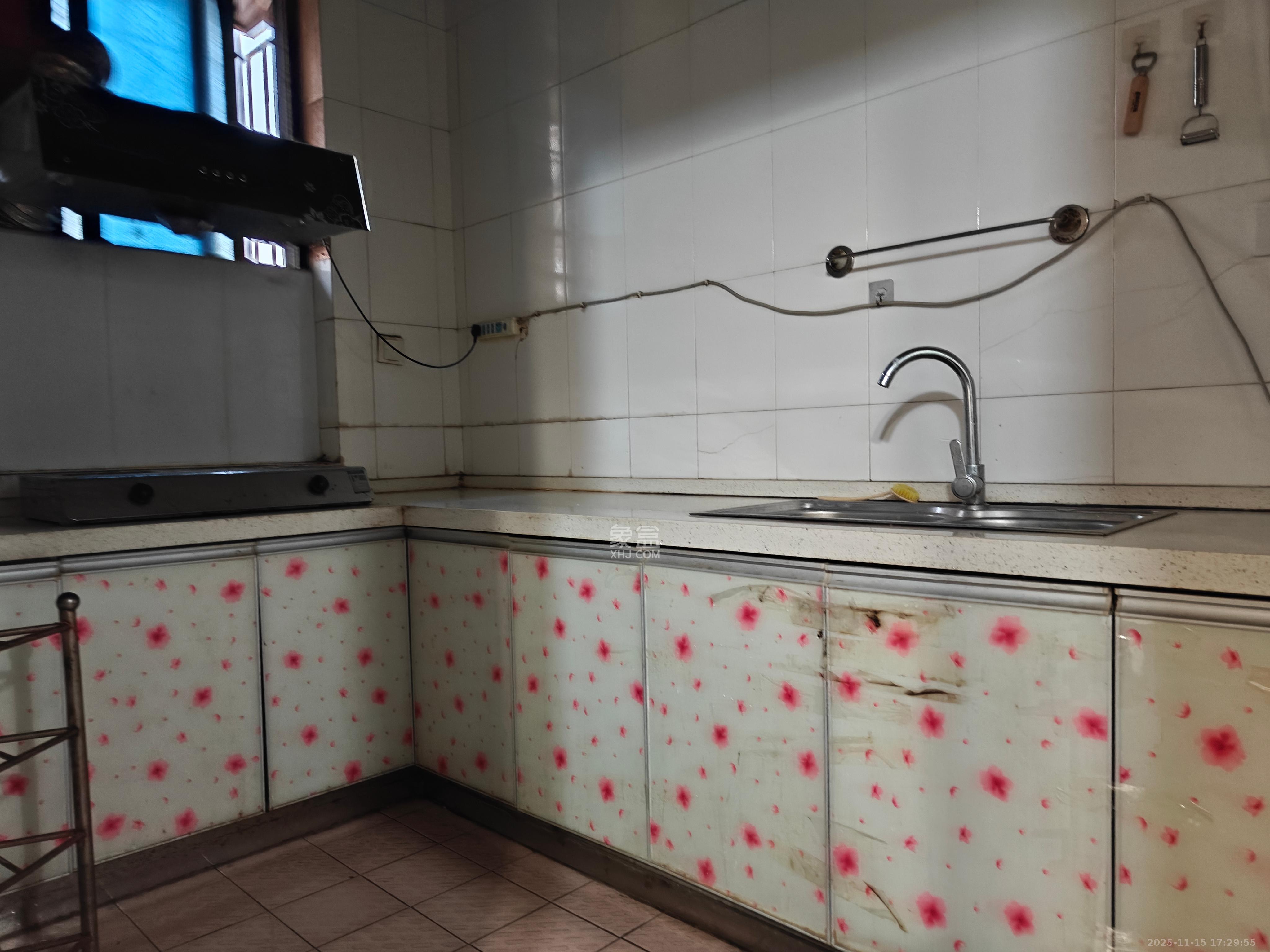 市政公司宿舍  3室1厅1卫    1800.0元/月室内图