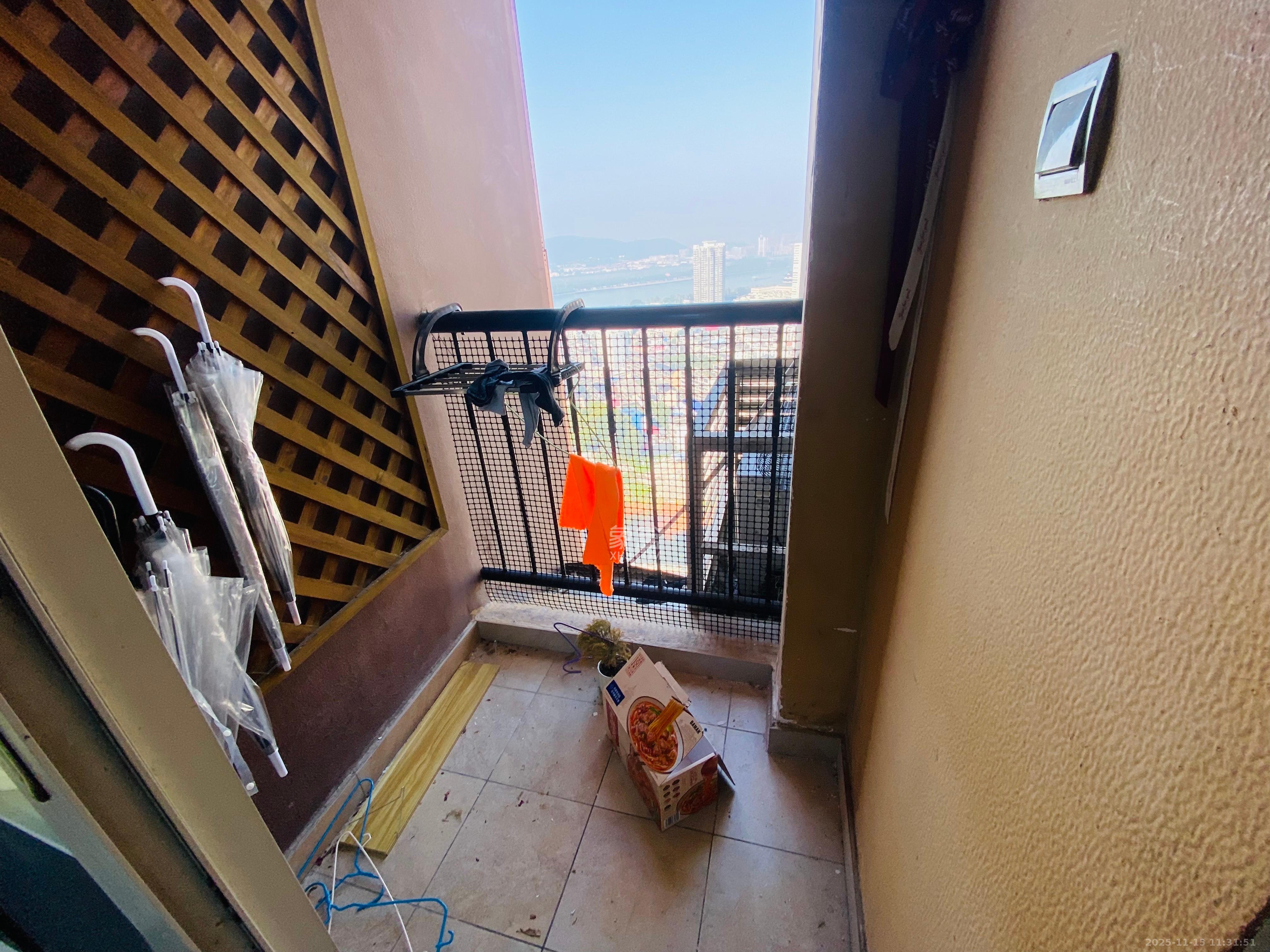 白沙晶城  1室1厅1卫    1800.0元/月室内图