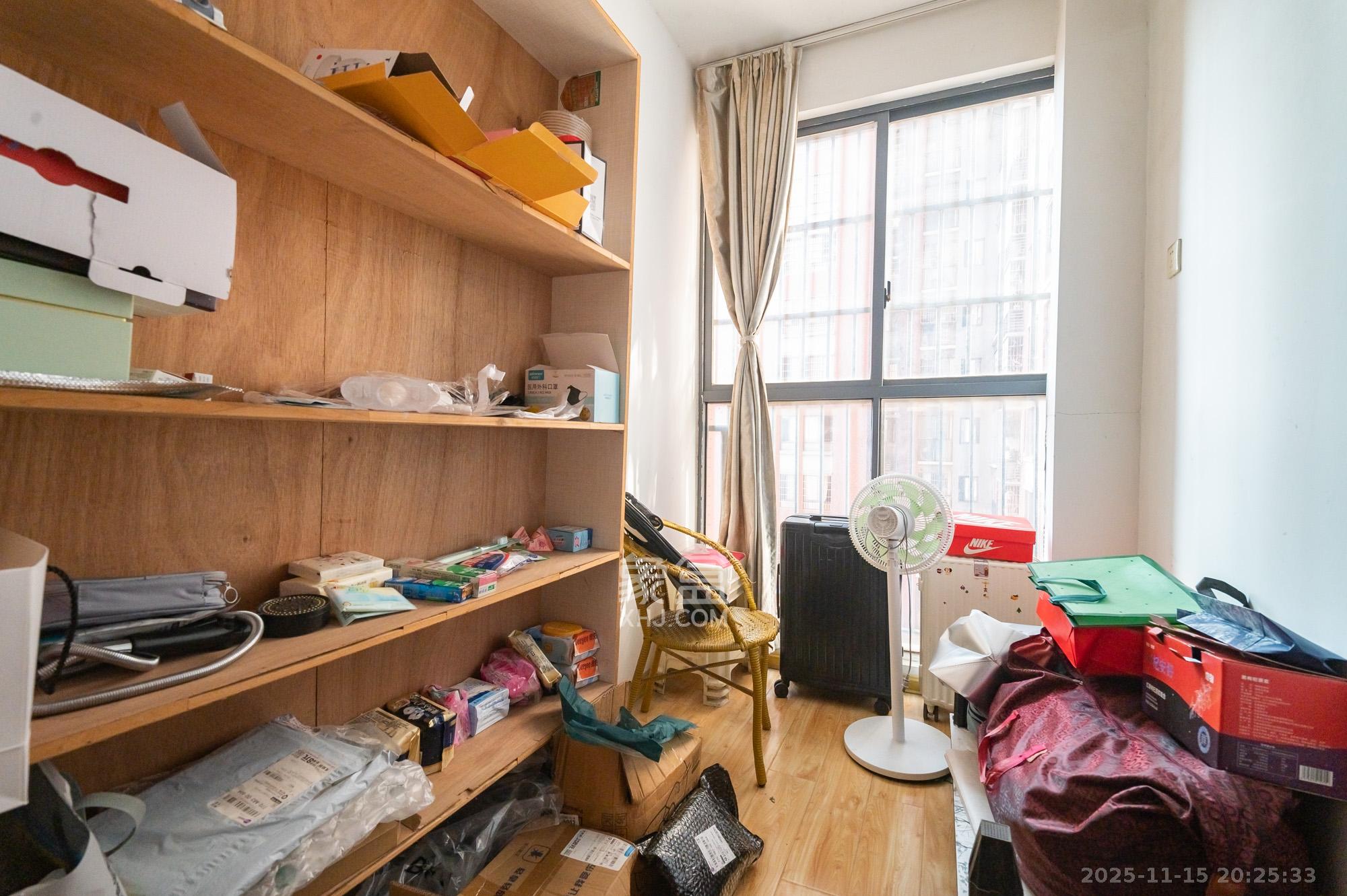 华润凤凰城二期 2室2厅1卫 58.8万 华润凤凰城二期 2室2厅1卫 58.8万卧室