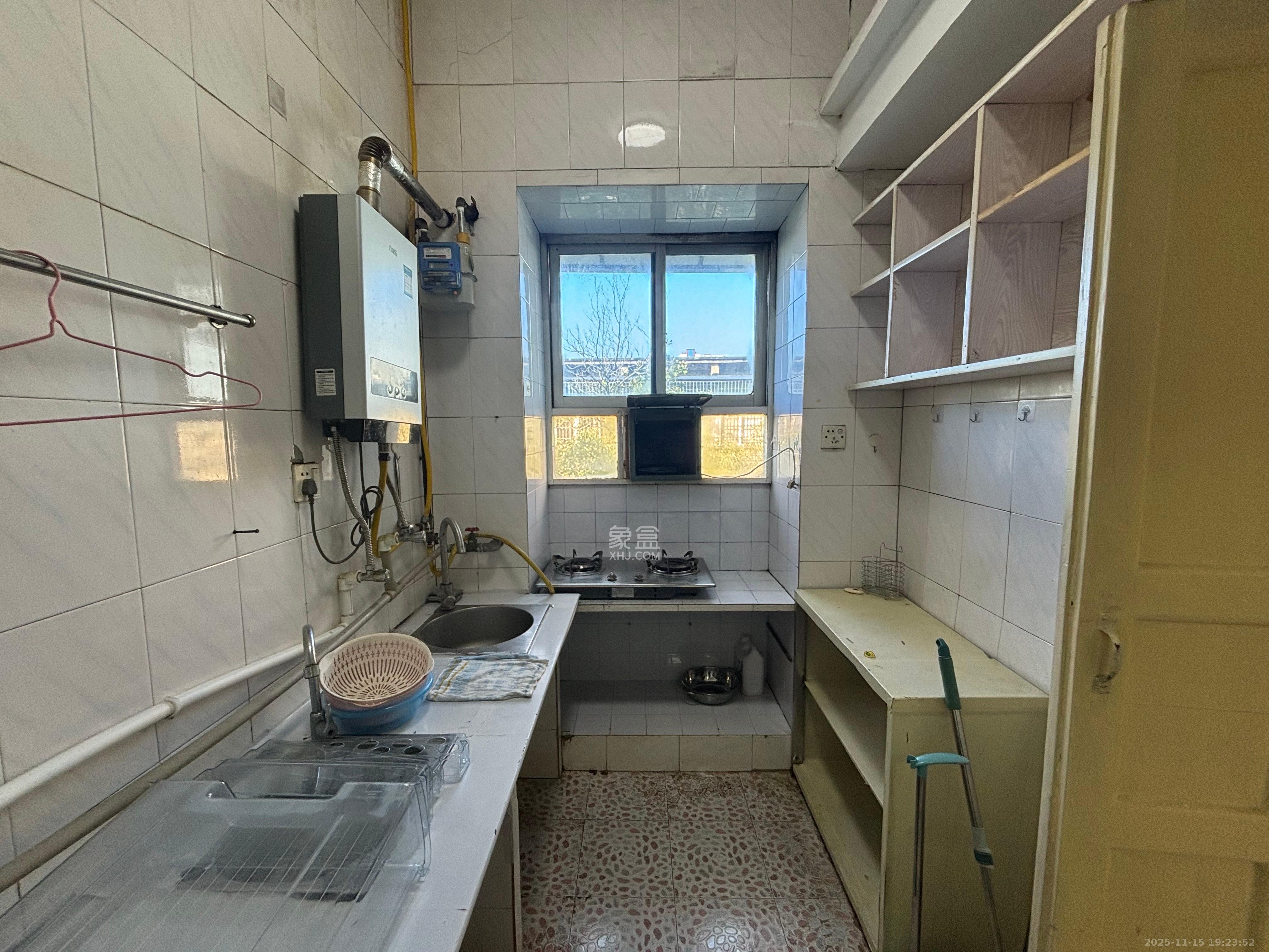 先锋东外滩  1室1厅1卫    1500.0元/月