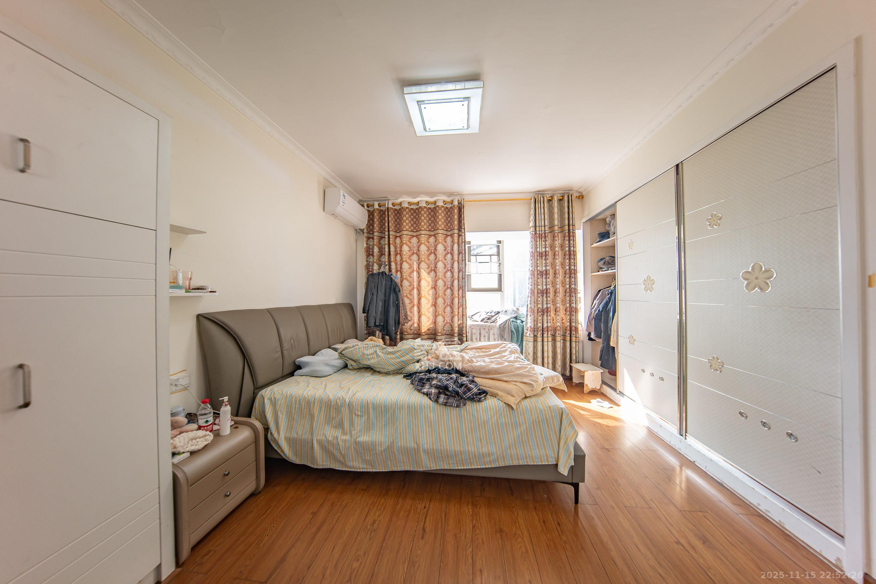 金鼎公园尚 4室2厅2卫 95.0万 金鼎公园尚 4室2厅2卫 95.0万卧室