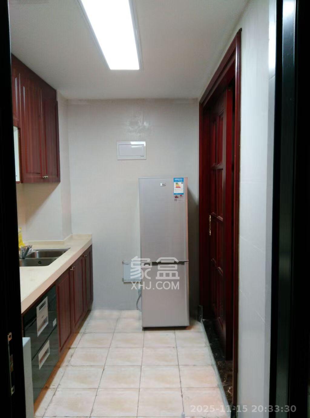 恒大城  1室2厅1卫    1800.0元/月室内图