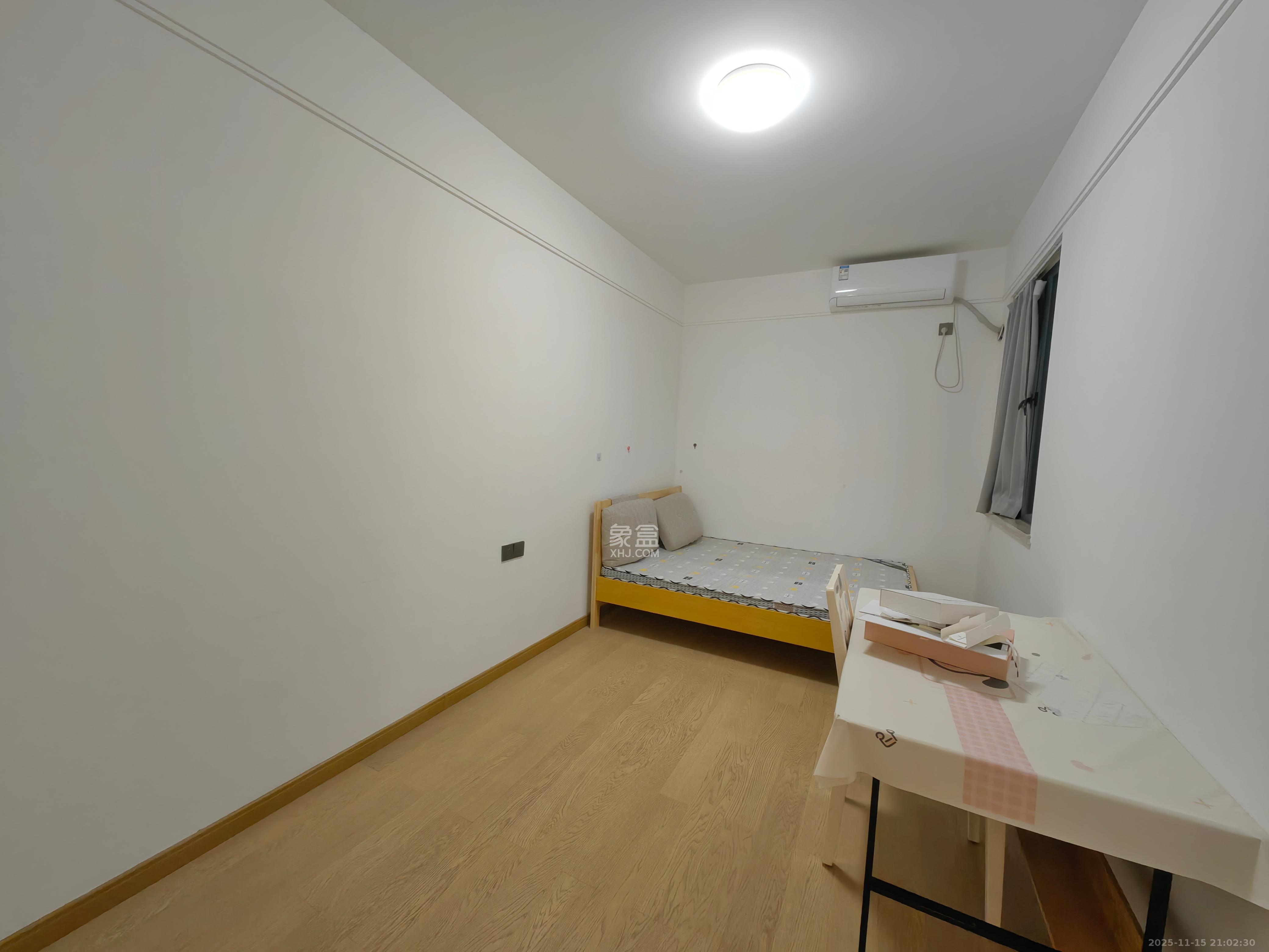 长房云西府一期  3室2厅1卫    2400.0元/月室内图