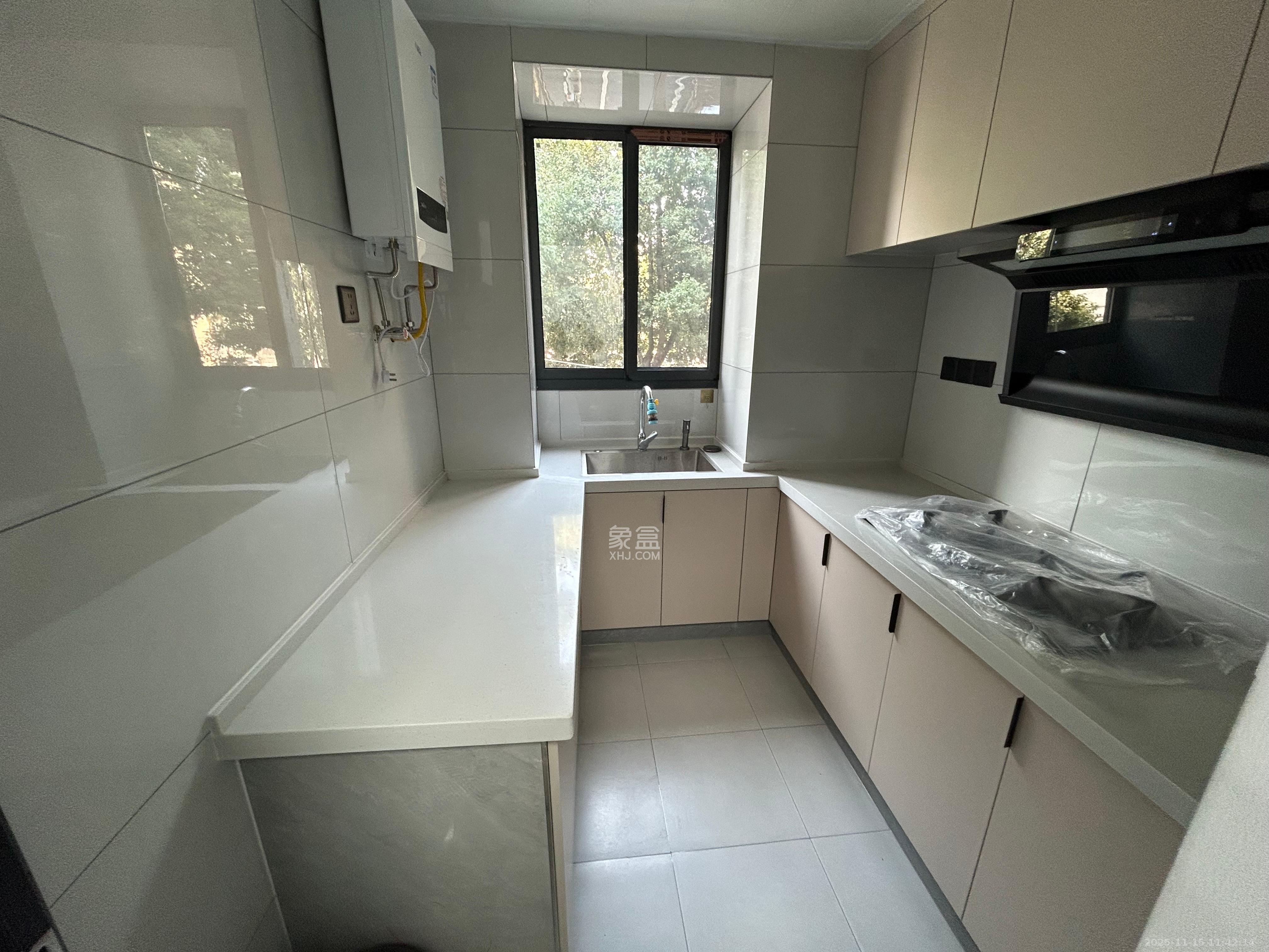 四方坪教师村 2室1厅1卫 1700.0元/月 四方坪教师村 2室1厅1卫 1700.0元/月室内图