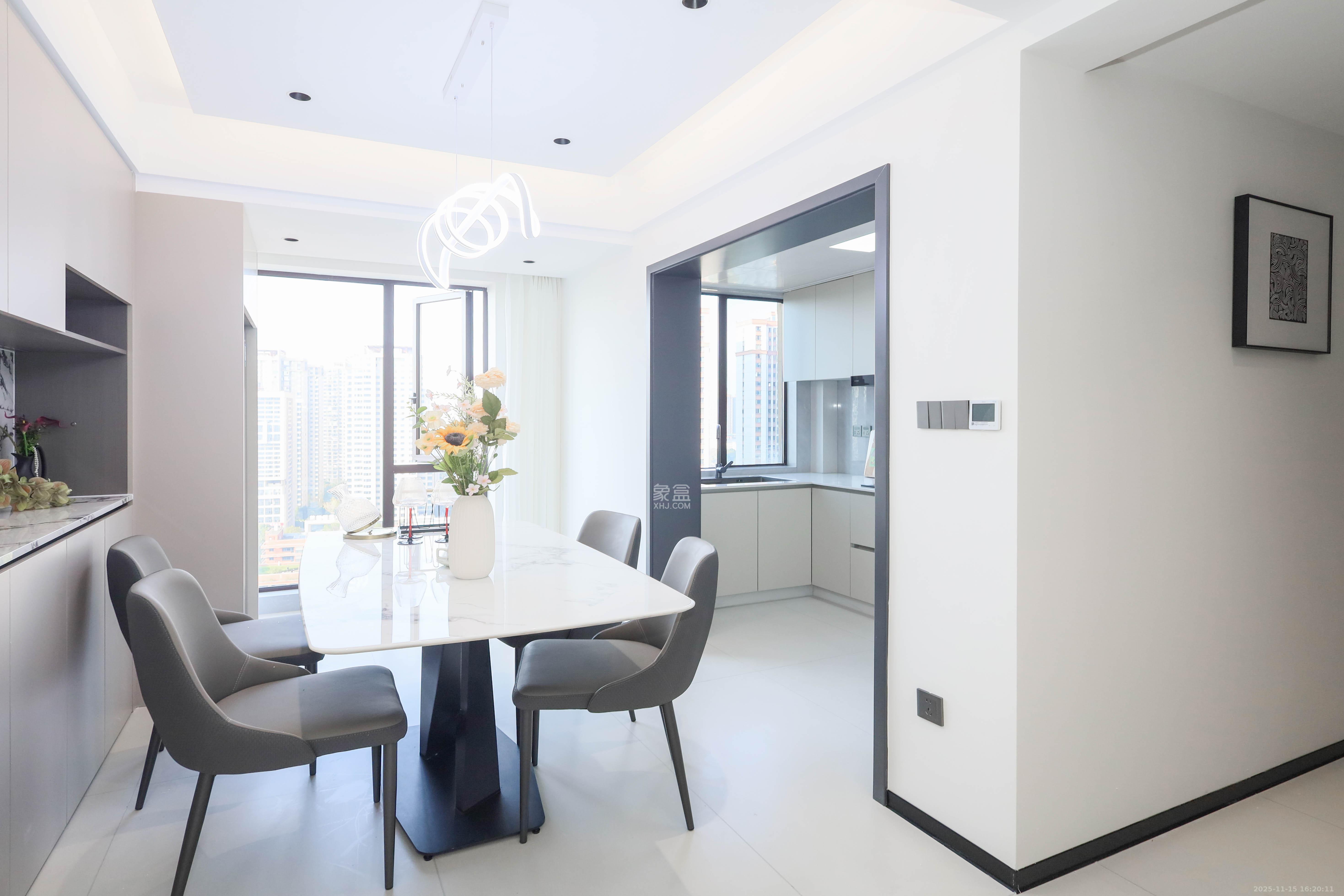 梅溪鑫苑名家  4室2厅2卫    139.0万客厅