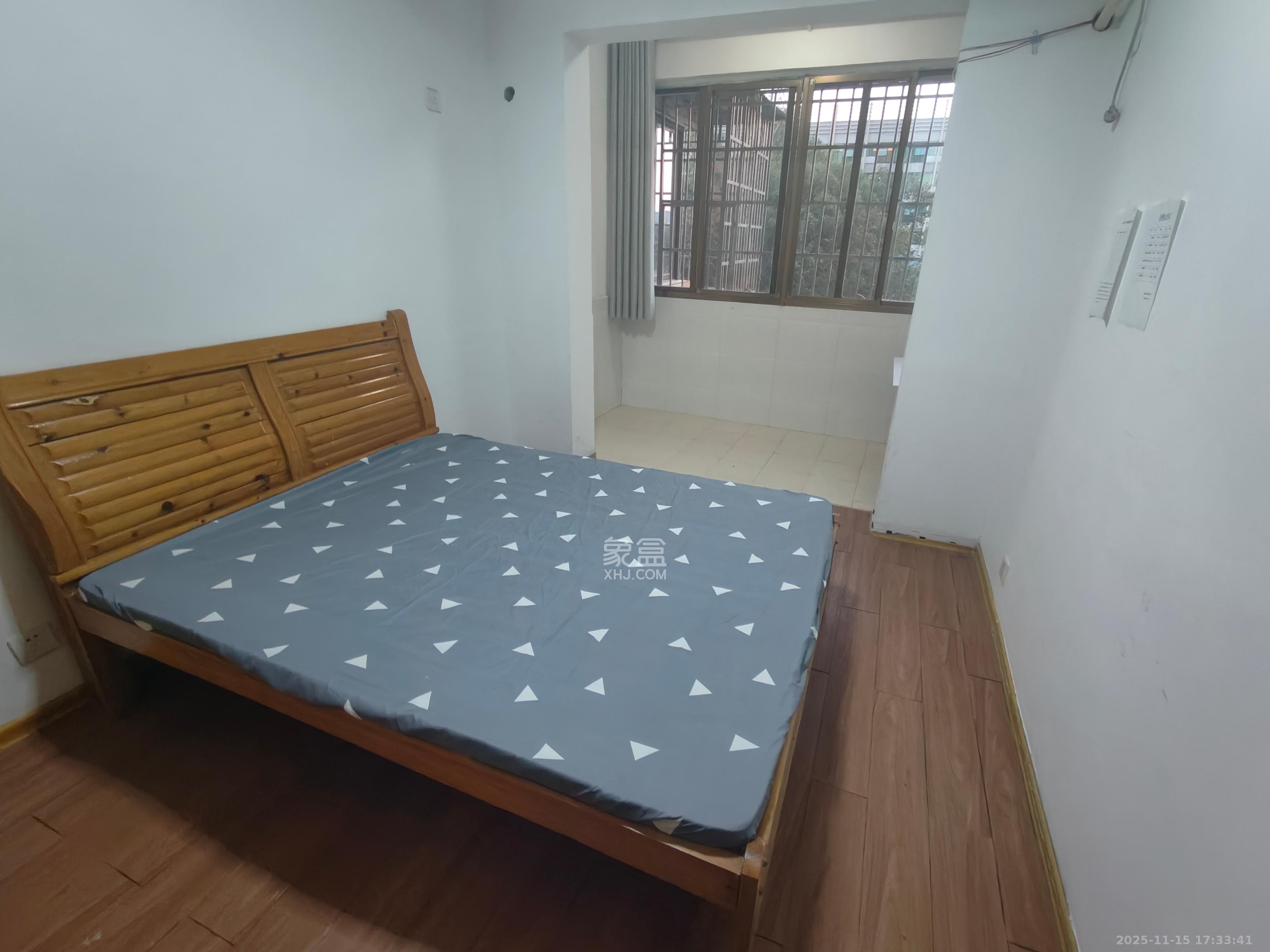 金峰小区北院（七里营社区）  3室2厅2卫    2000.0元/月室内图