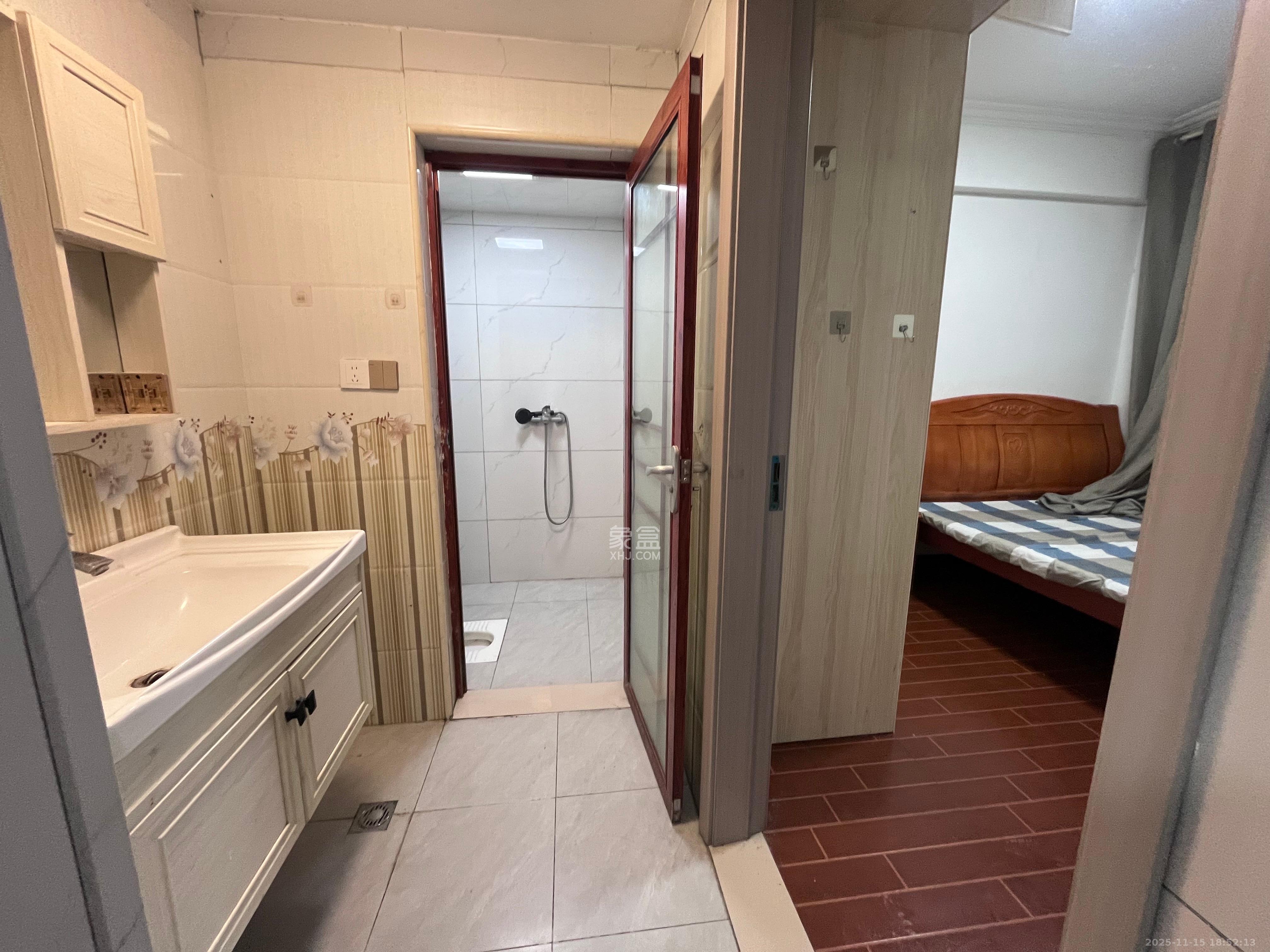 和康园小区  1室1厅1卫    1200.0元/月室内图