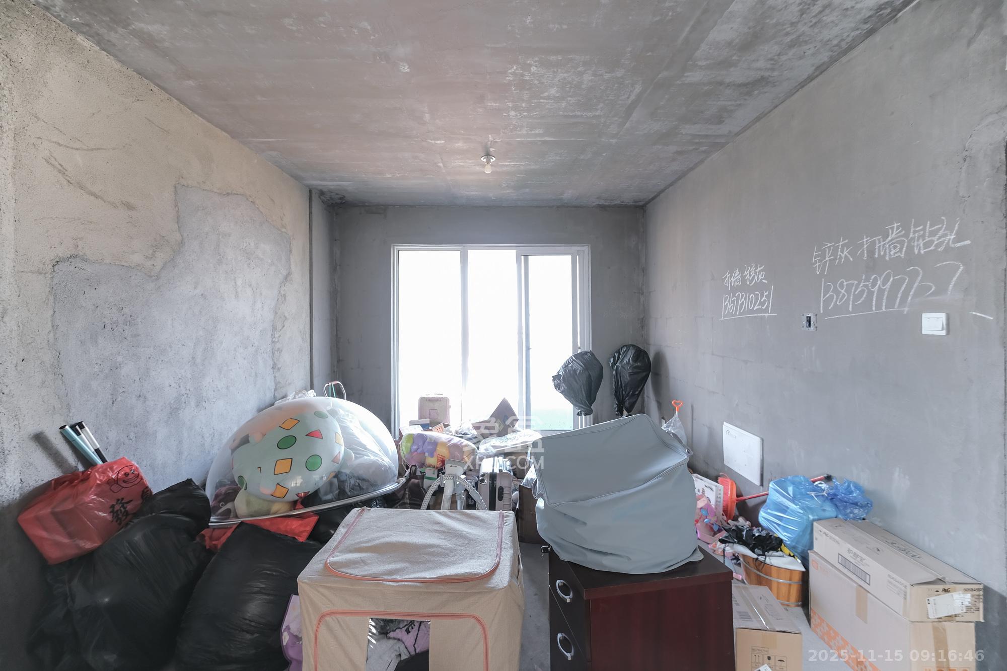 和悦城(蟠龙景苑) 3室2厅2卫 70.0万 和悦城(蟠龙景苑) 3室2厅2卫 70.0万客厅