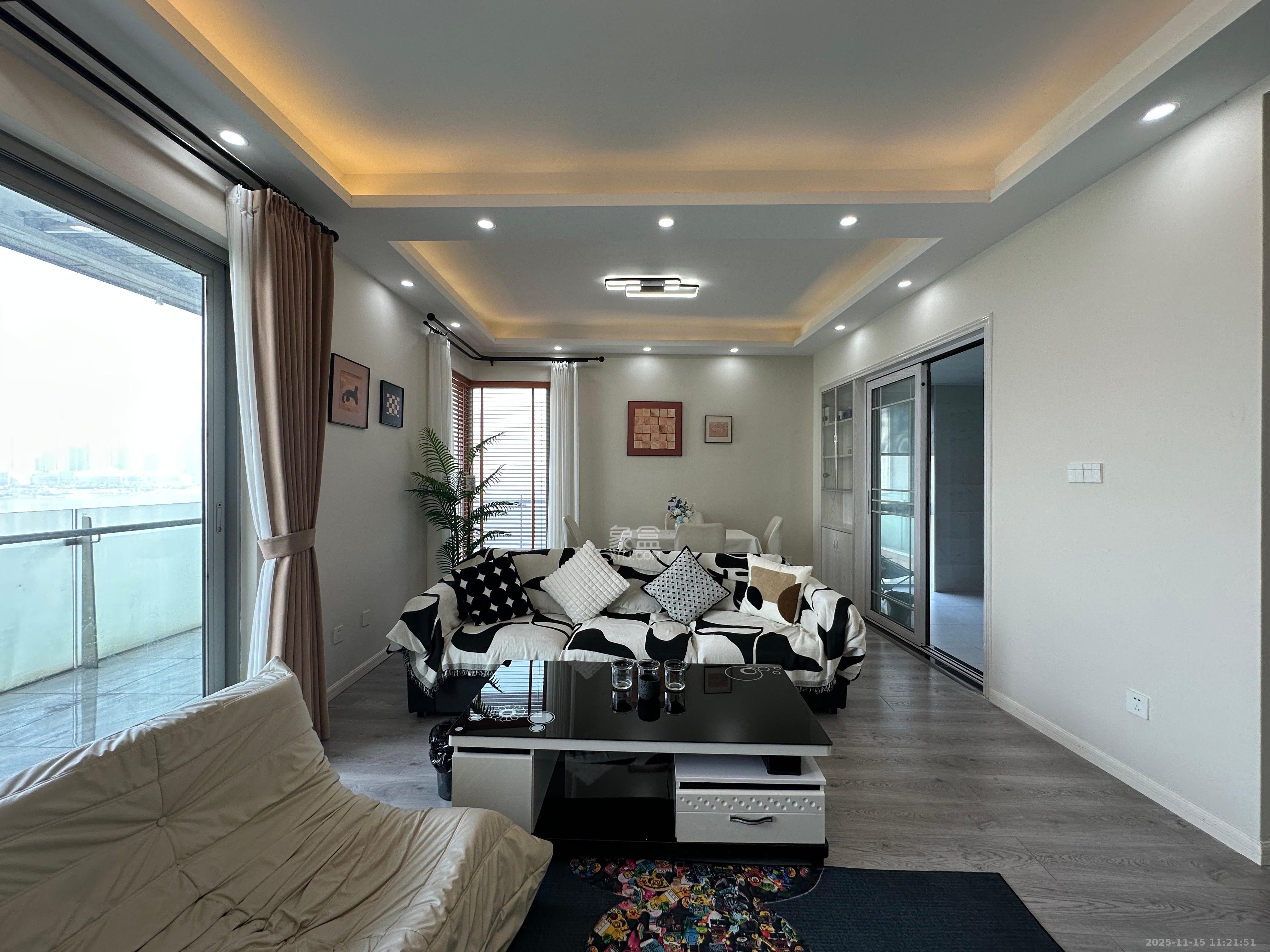 北辰定江洋  3室2厅2卫    7500.0元/月室内图