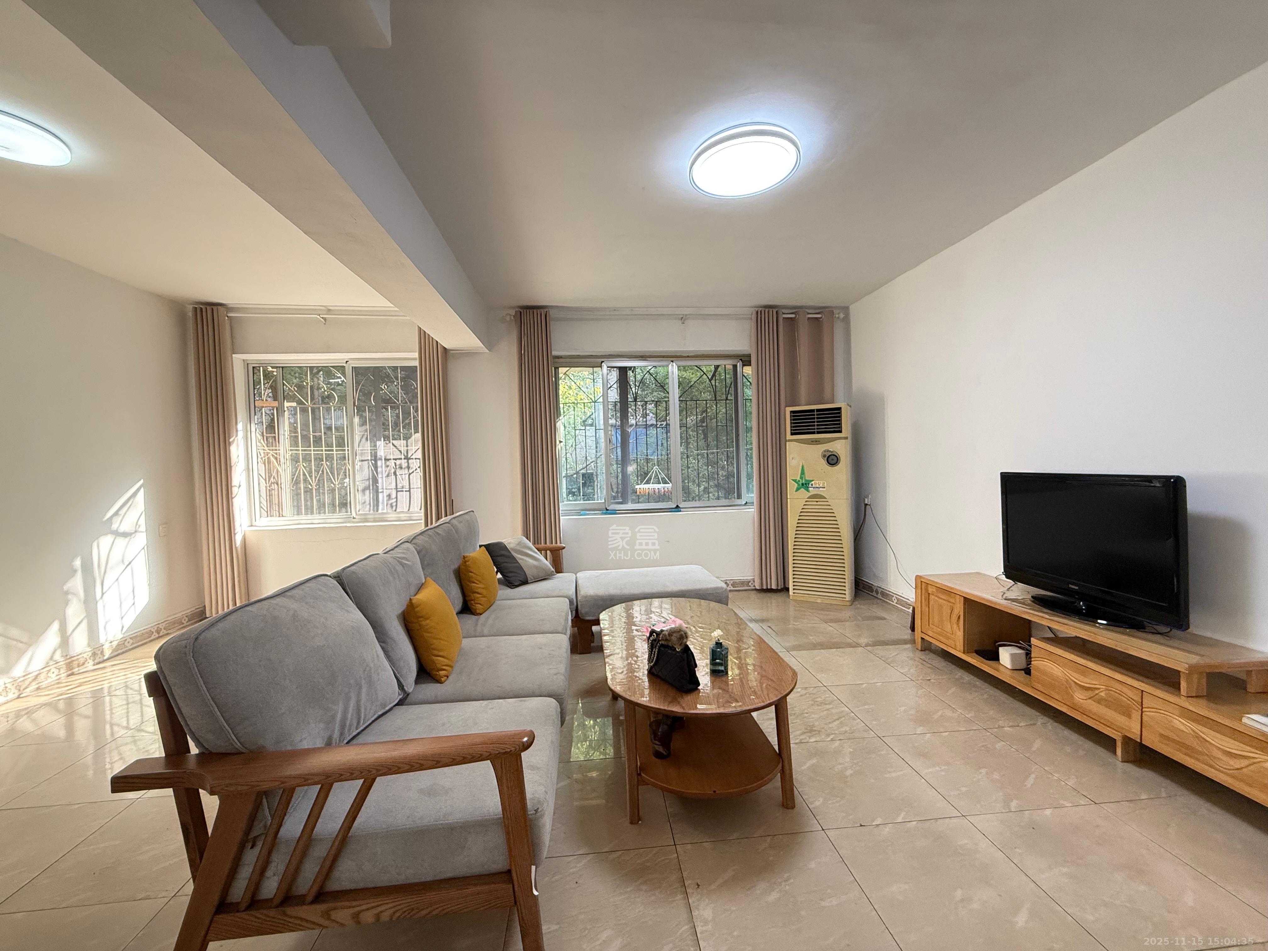 桂花二村 2室2厅1卫 1600.0元/月 桂花二村 2室2厅1卫 1600.0元/月室内图