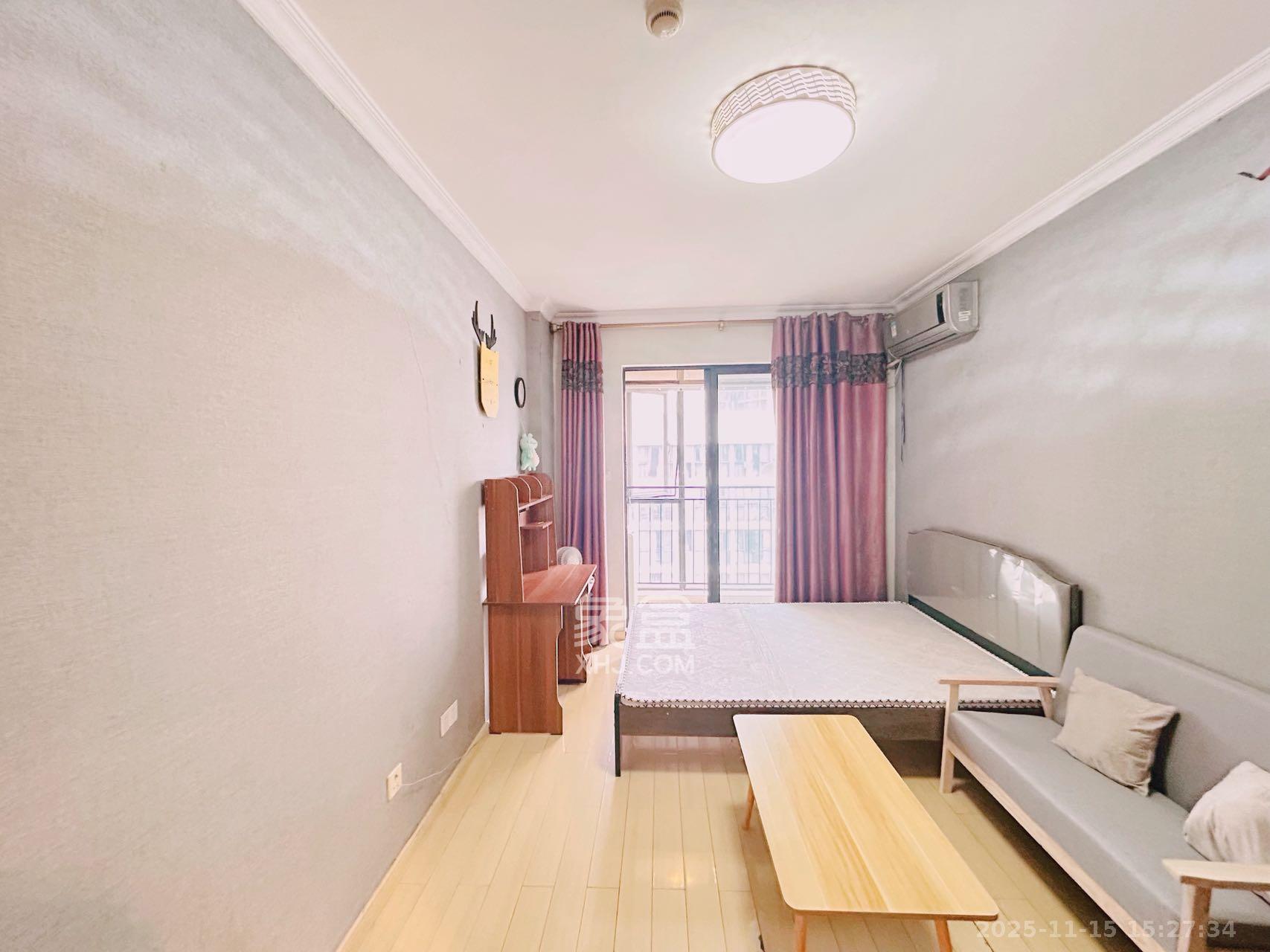 万科金域华府一期 1室1厅1卫 1100.0元/月 万科金域华府一期 1室1厅1卫 1100.0元/月室内图