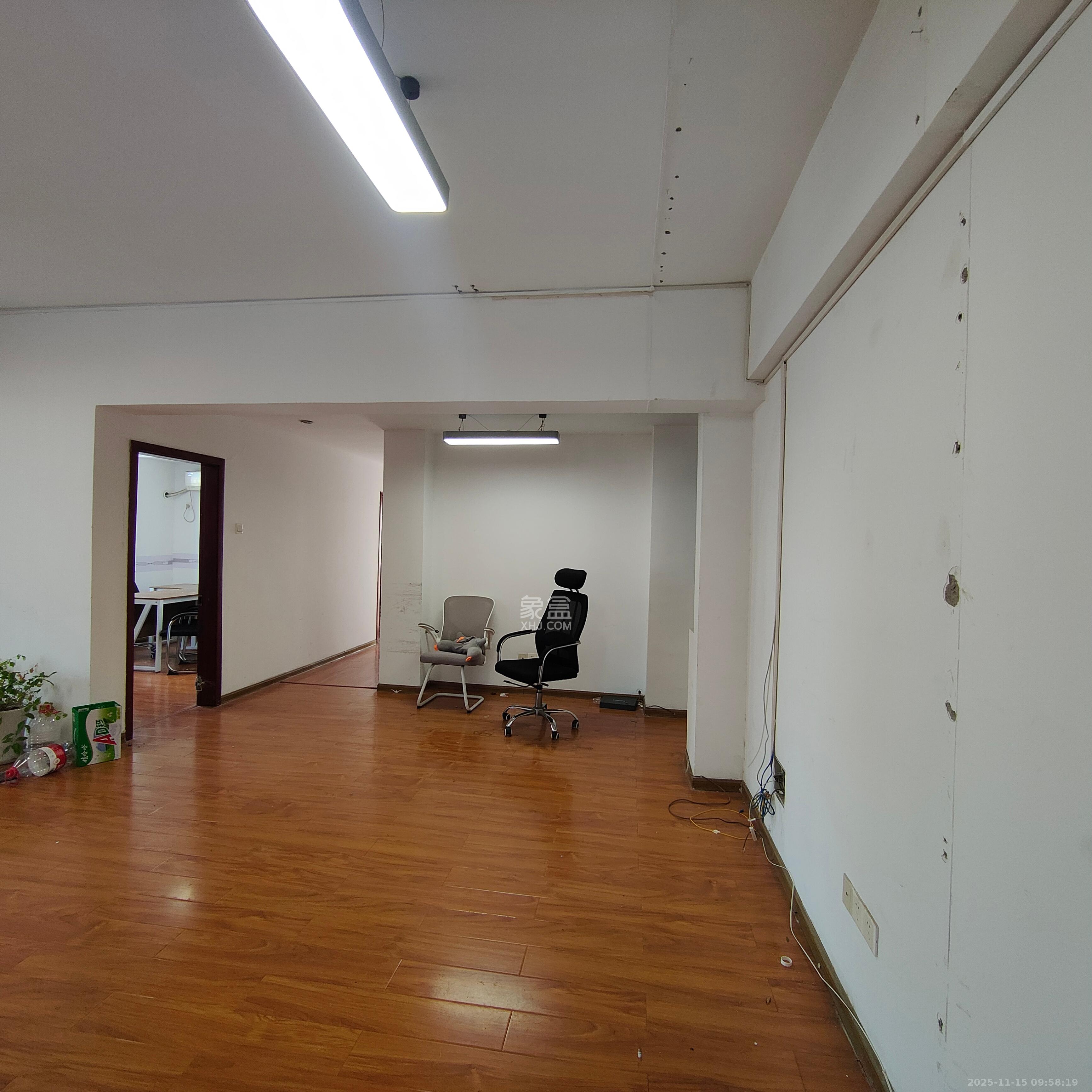 长城华都  1室2厅1卫    3000.0元/月室内图