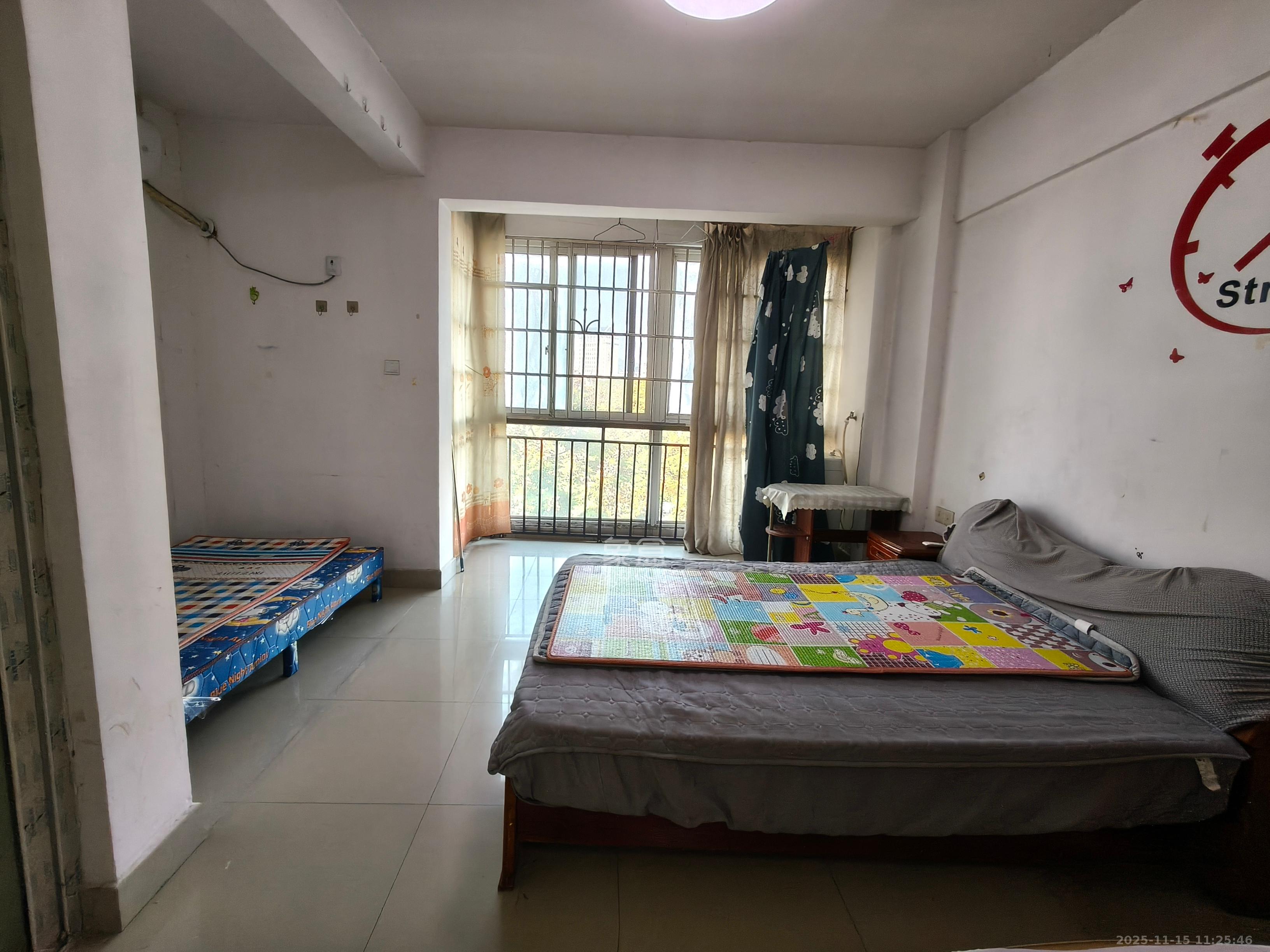 枫华府第  1室1厅1卫    900.0元/月室内图