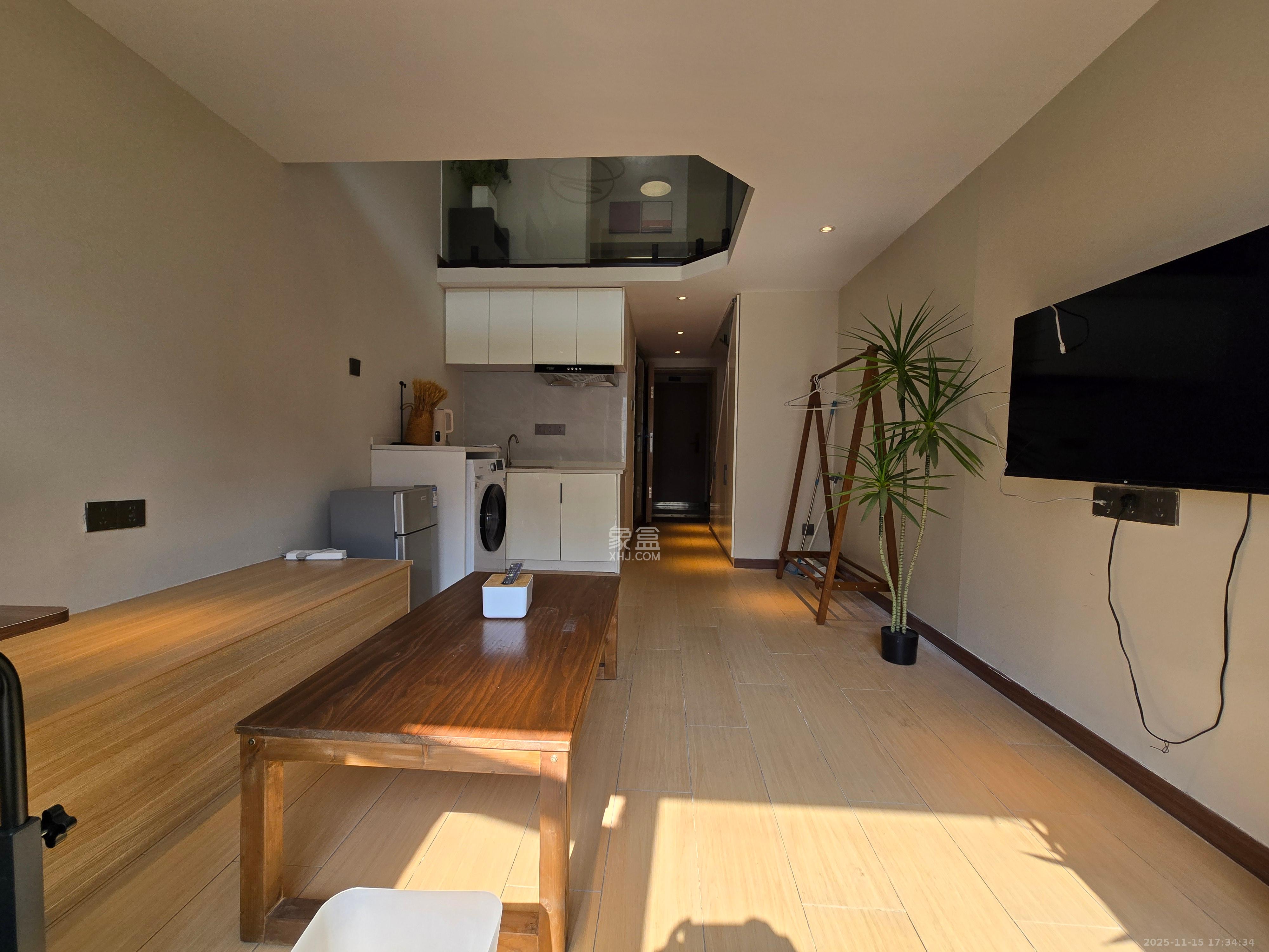 卓越江岸  2室2厅1卫    2300.0元/月室内图