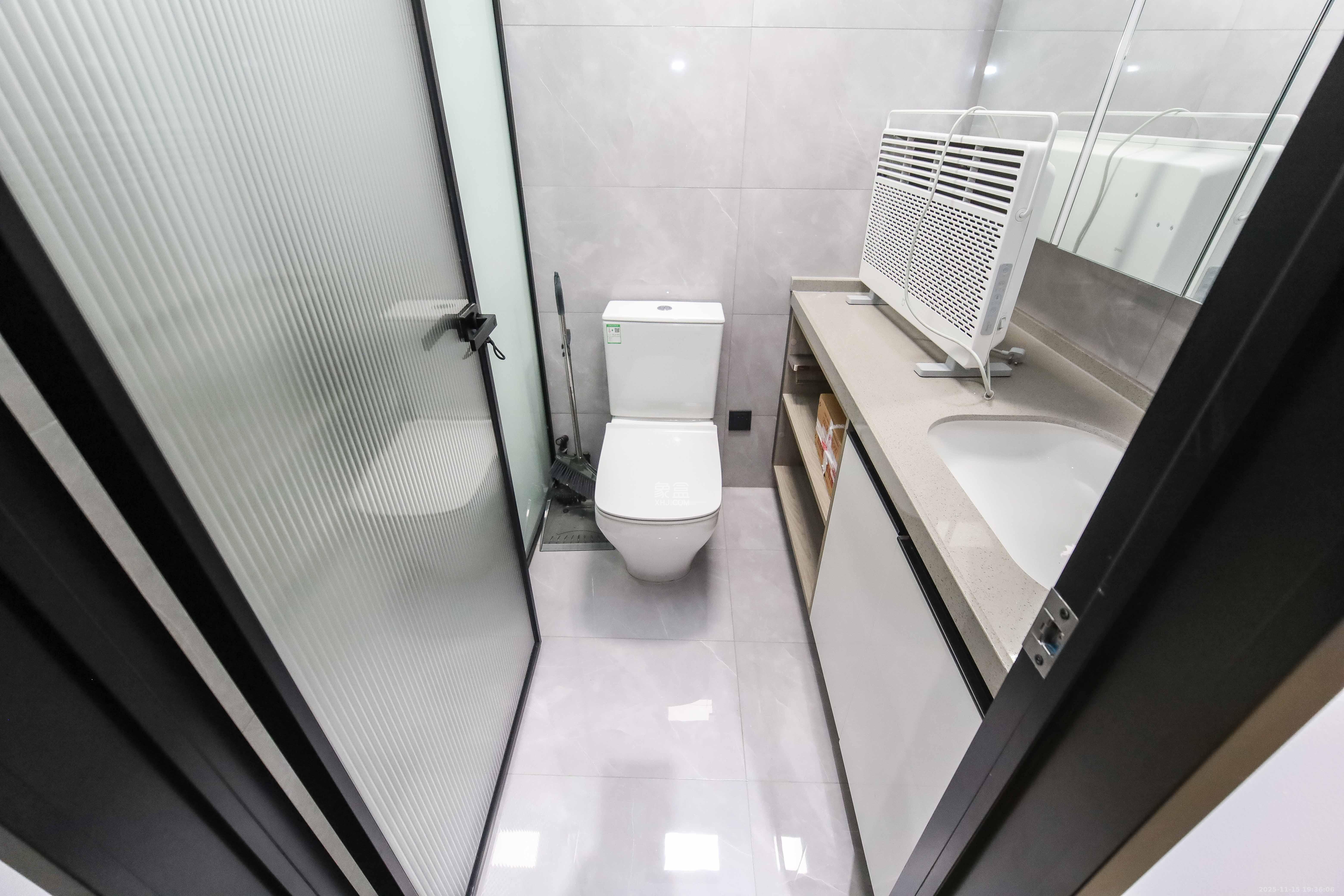 德奥悦东方  4室2厅2卫    190.0万卫生间