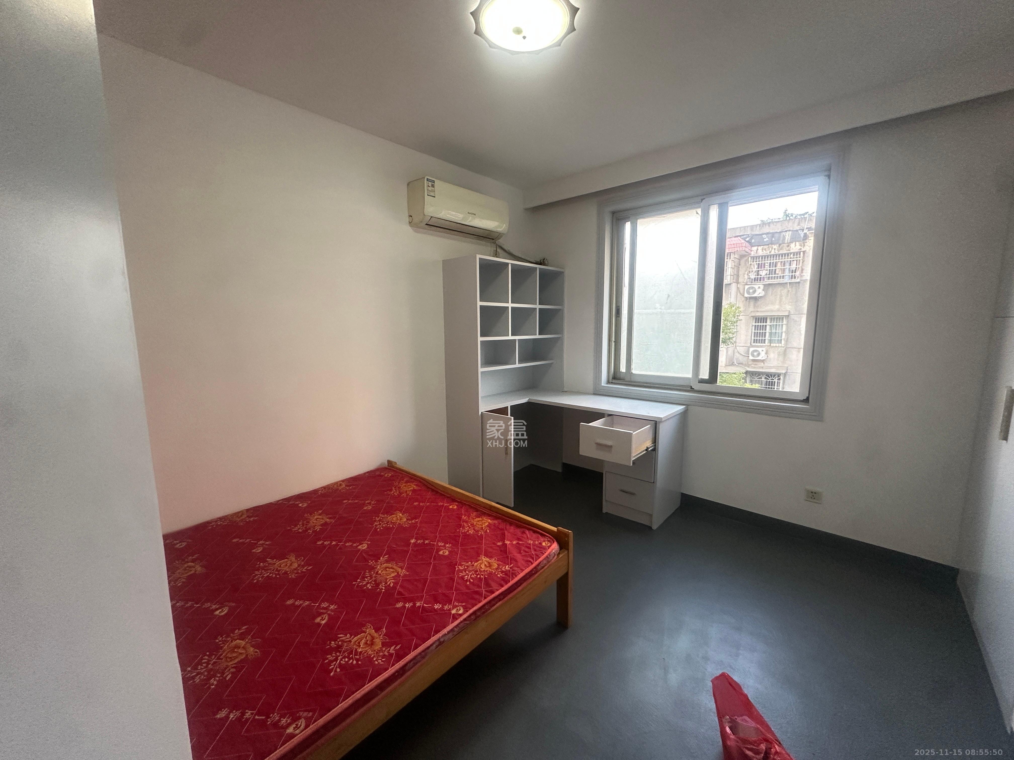 湘计花园  3室2厅2卫    2000.0元/月