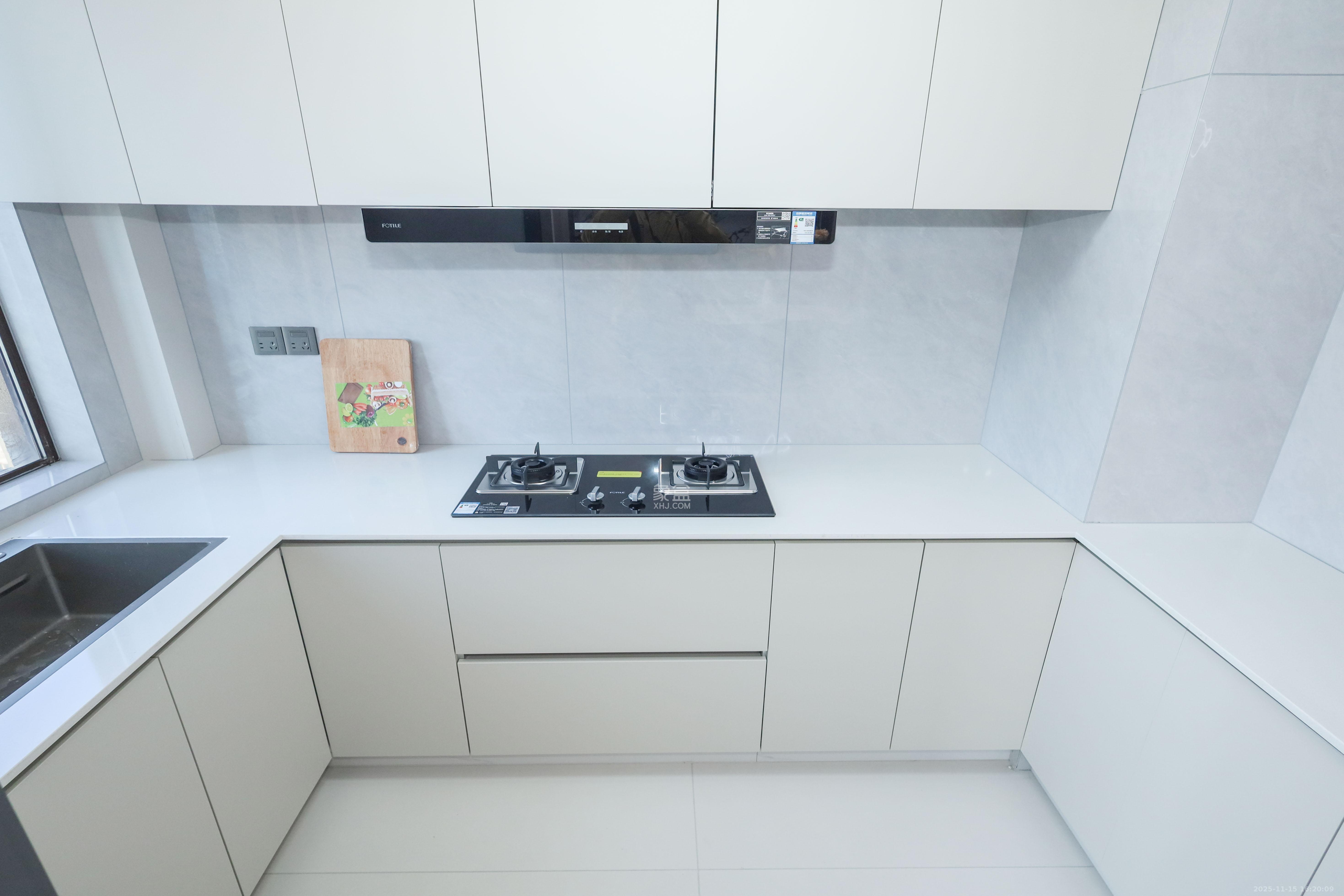 梅溪鑫苑名家  4室2厅2卫    139.0万厨房