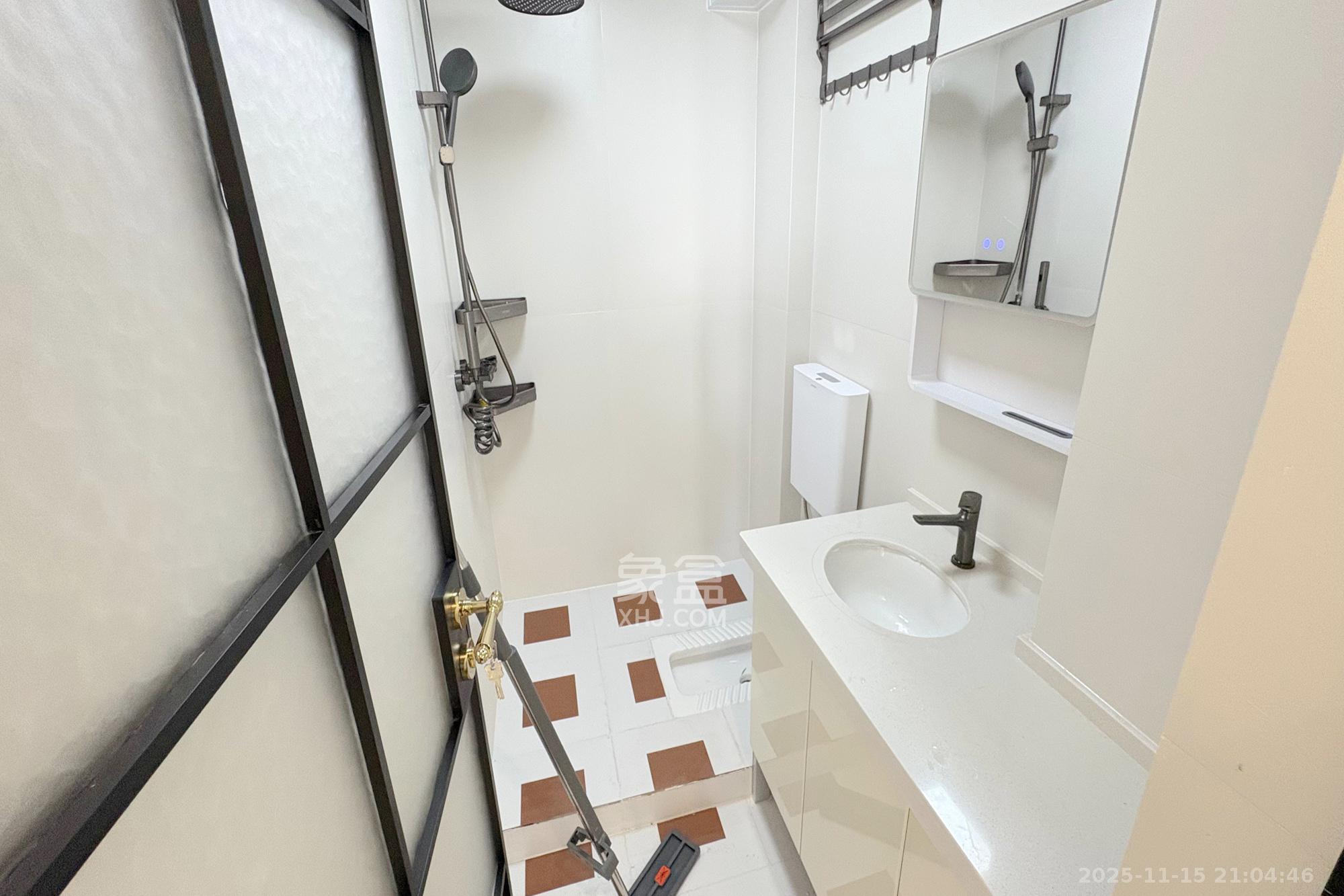 欧陆经典  3室2厅2卫    120.0万卫生间