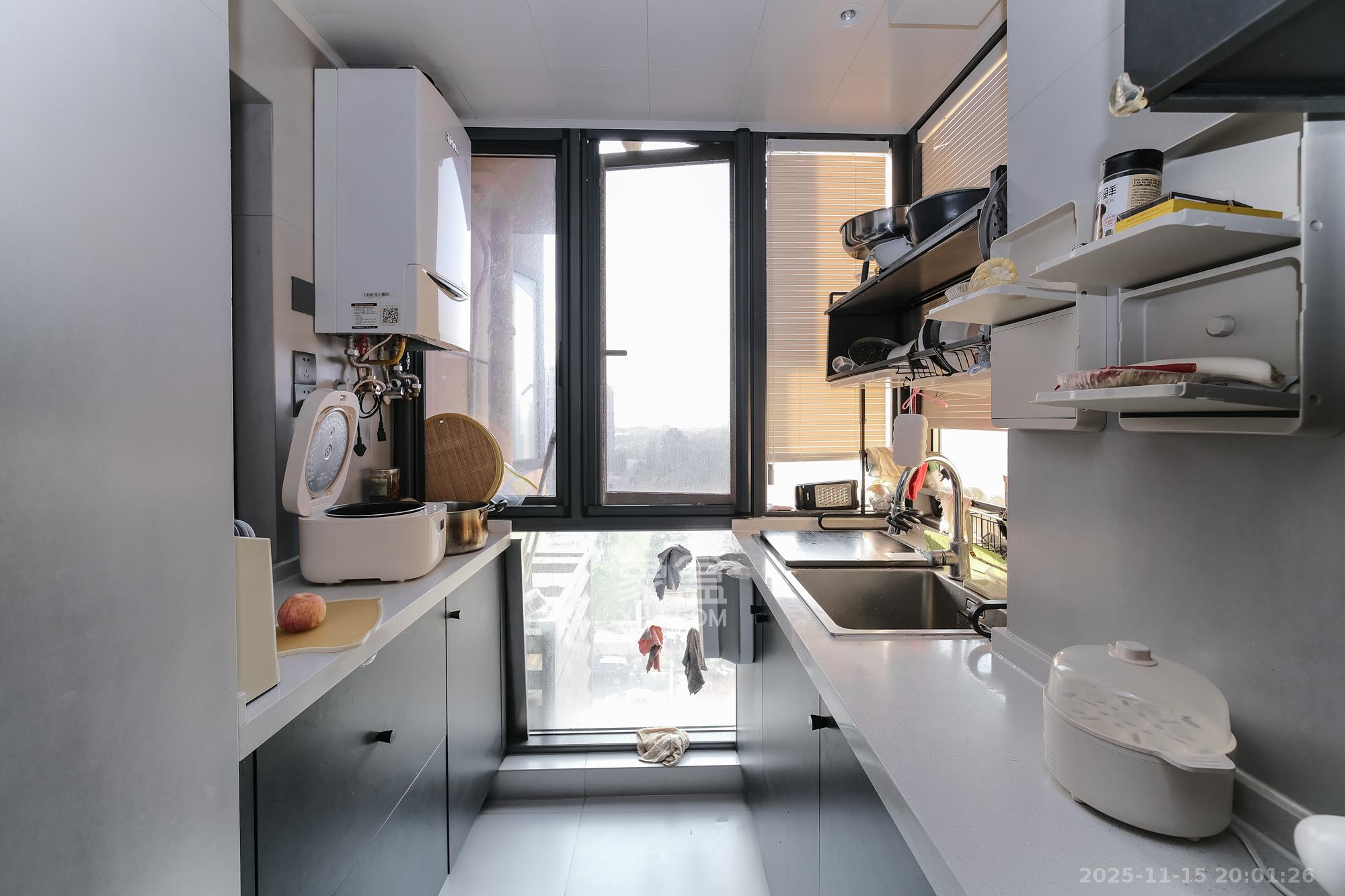 保利香槟国际 3室2厅1卫 92.0万 保利香槟国际 3室2厅1卫 92.0万厨房