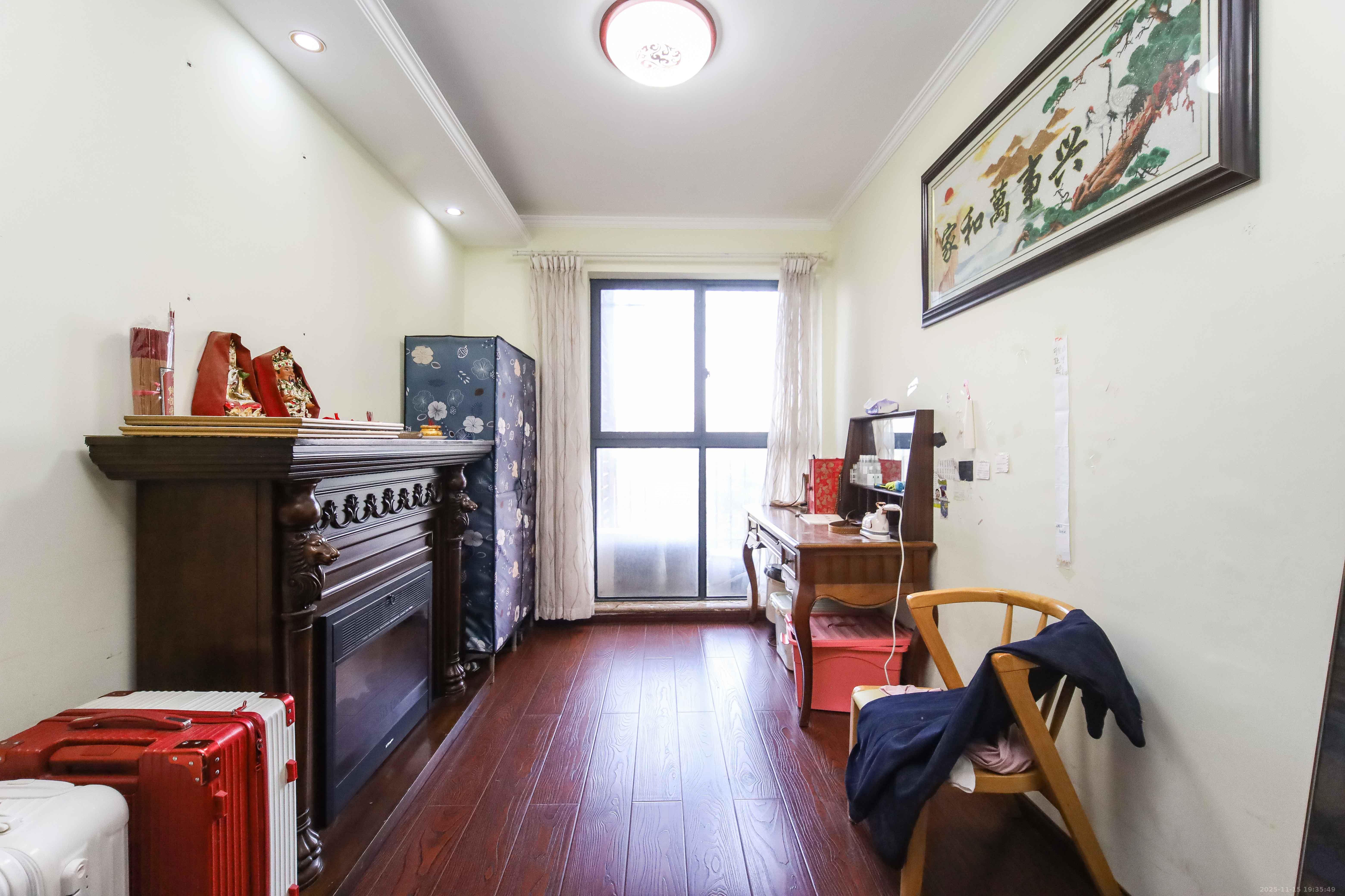 江河双水湾  4室2厅2卫    115.0万卧室