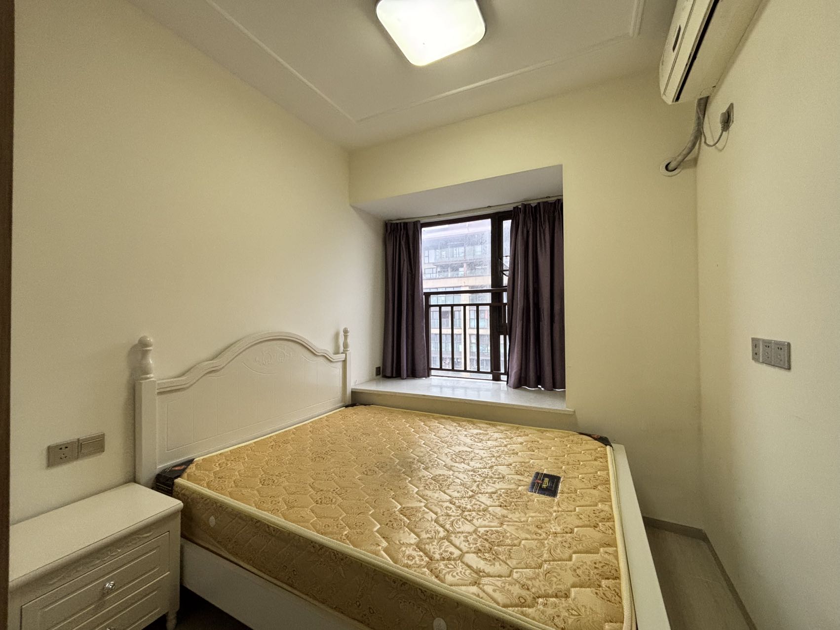 鲁能海蓝园筑  3室2厅1卫    2000.0元/月室内图