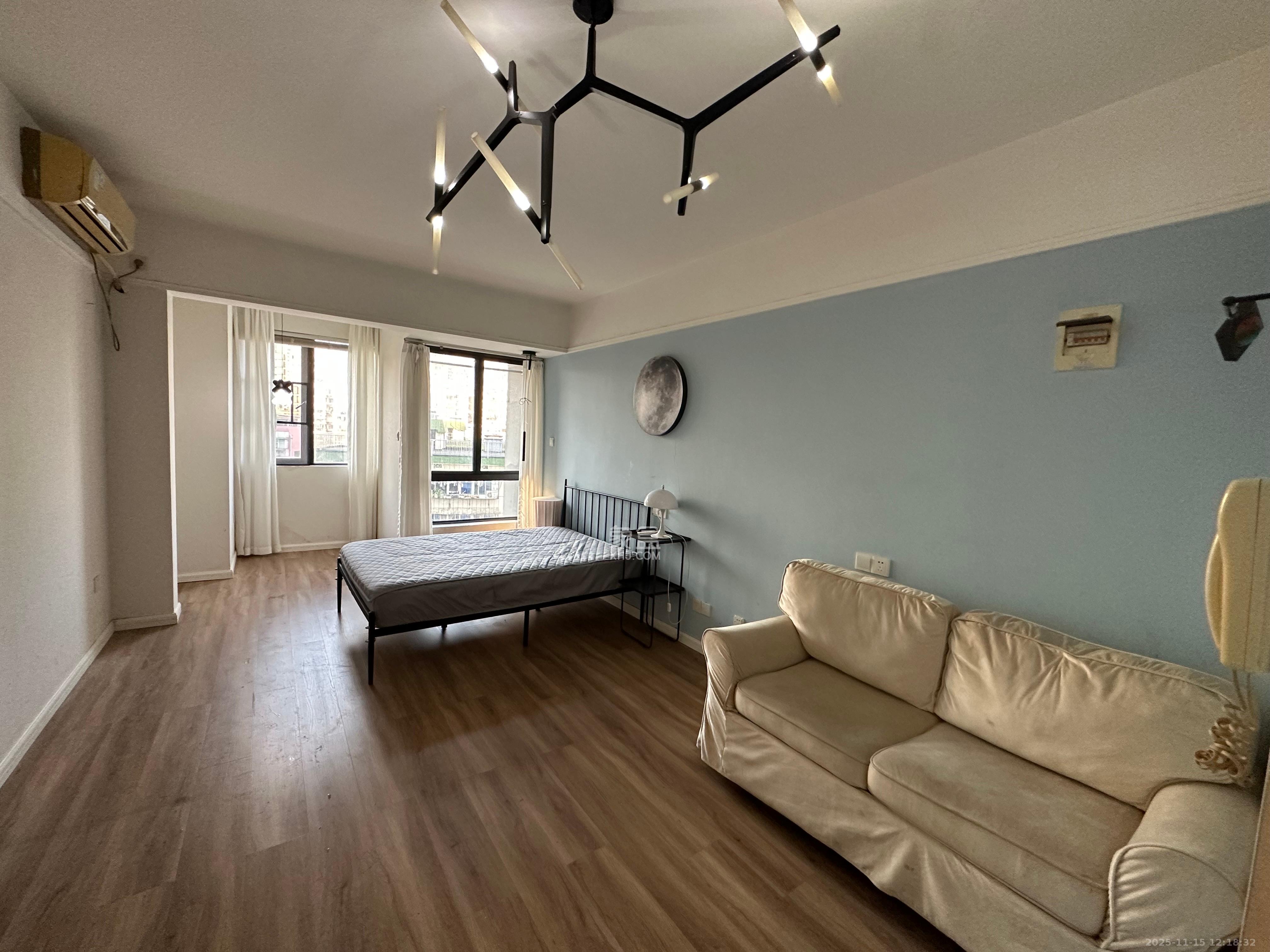 万科金色家园  1室1厅1卫    1100.0元/月