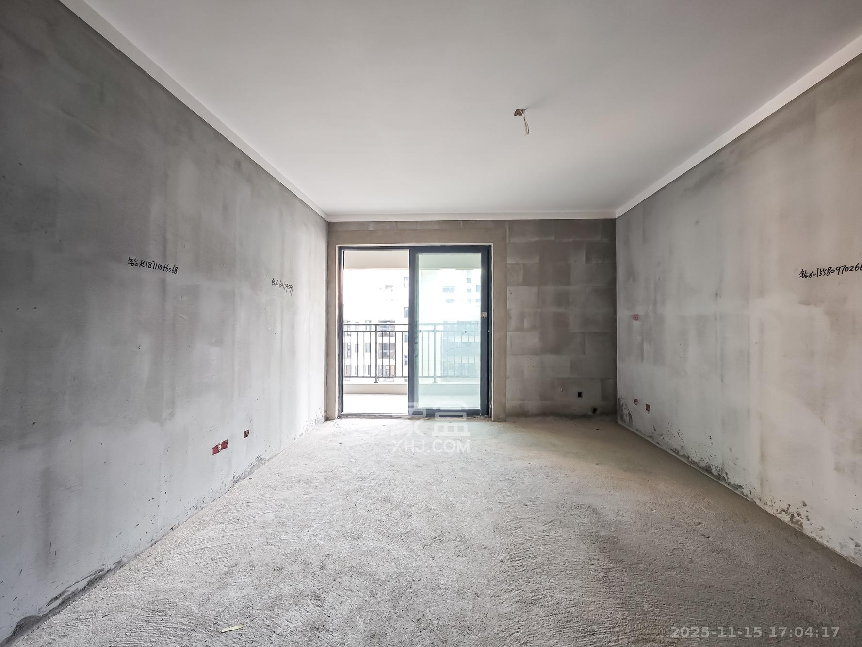 周南学府  4室2厅2卫    107.0万