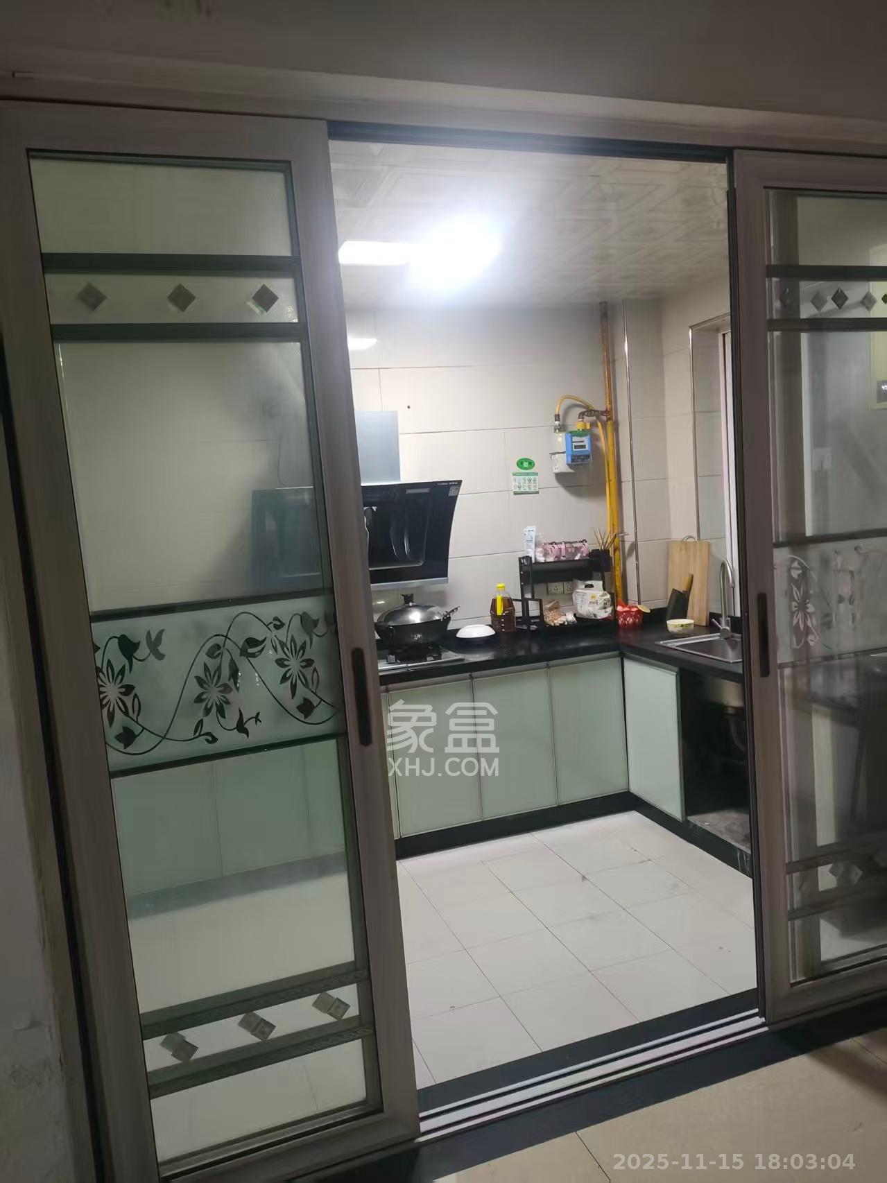 长房西郡  3室2厅1卫    2400.0元/月室内图