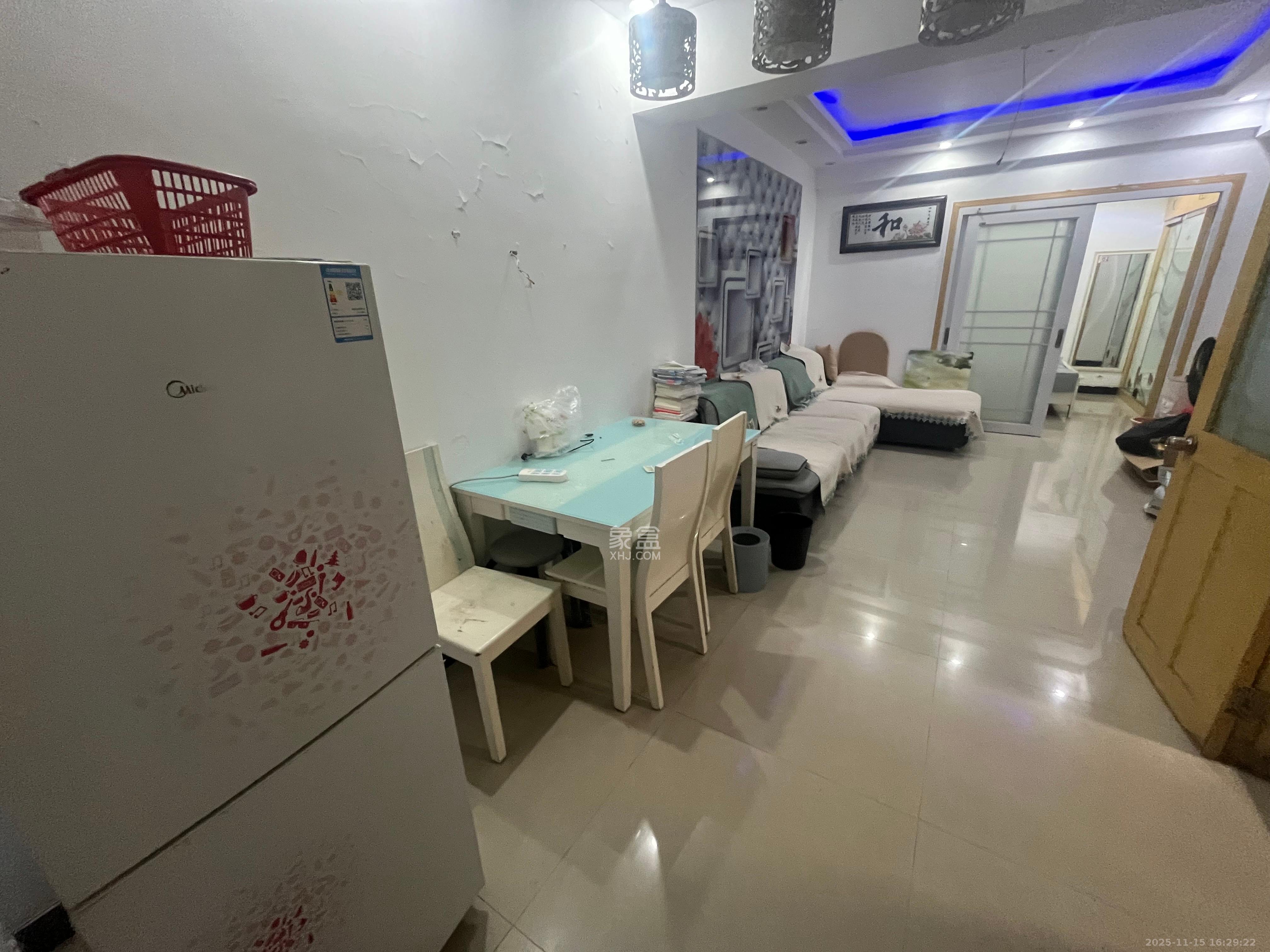 上河国际B座  2室1厅1卫    1700.0元/月室内图