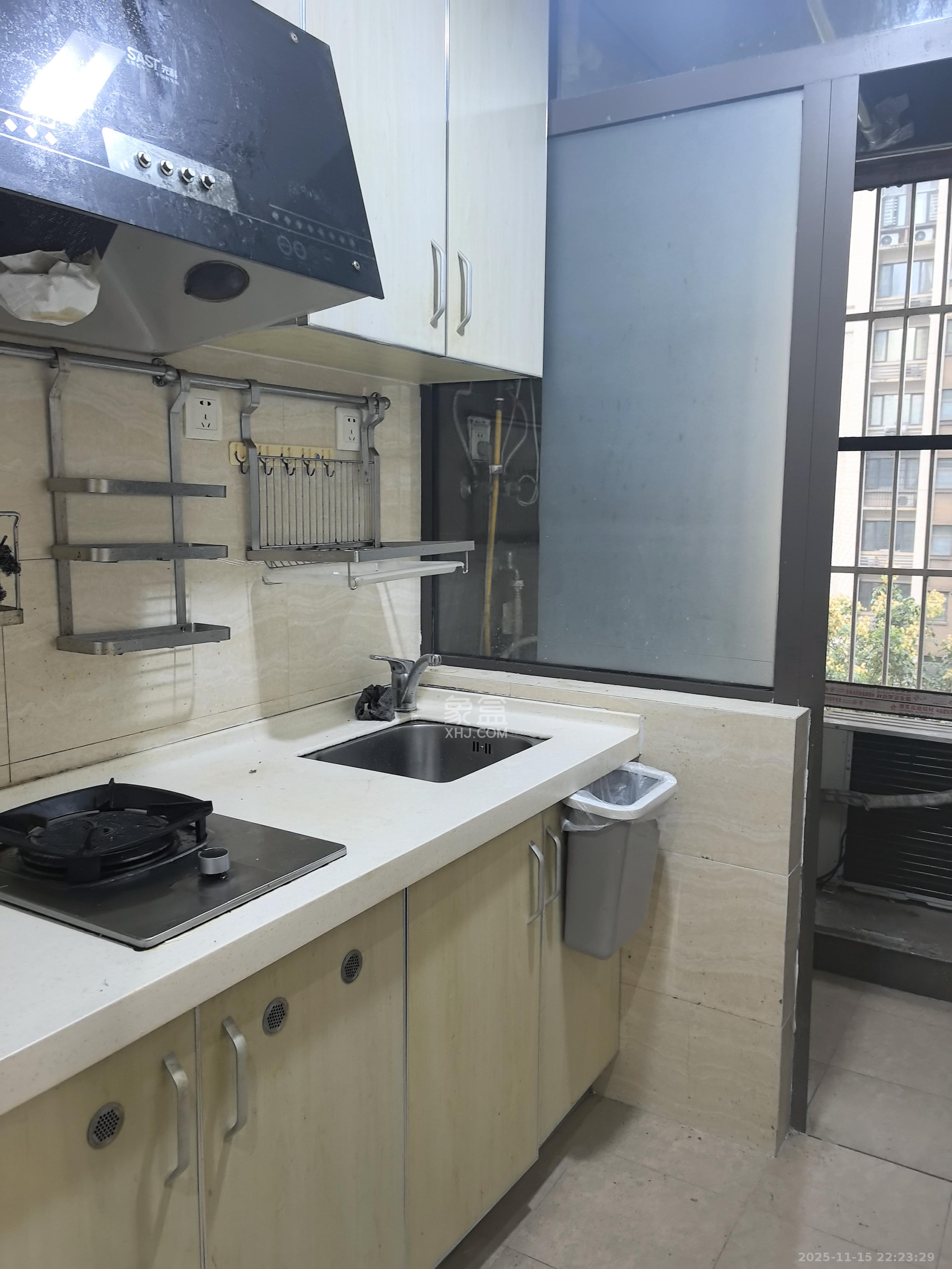 钰龙天下一期  3室2厅2卫    260.0万