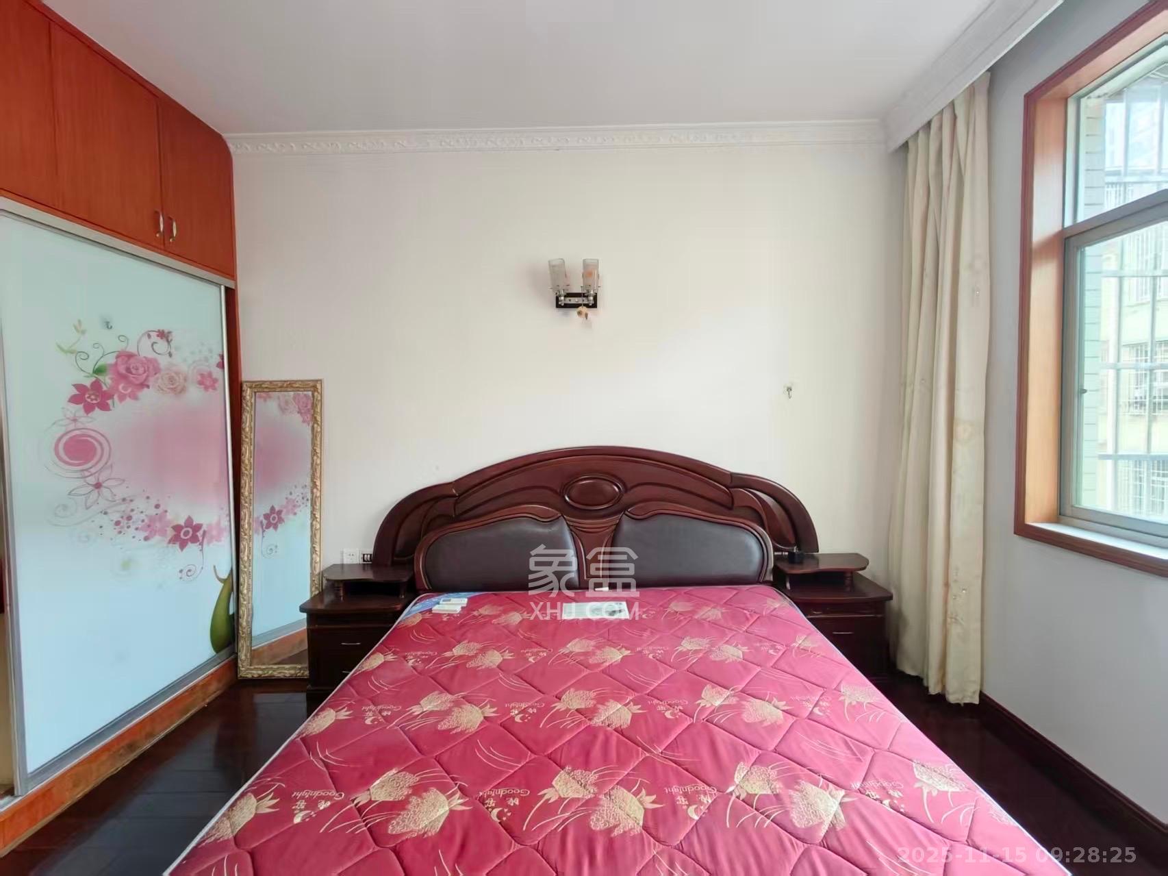 府后路安置小区(道坡小区) 2室2厅1卫 1600.0元/月 府后路安置小区(道坡小区) 2室2厅1卫 1600.0元/月室内图