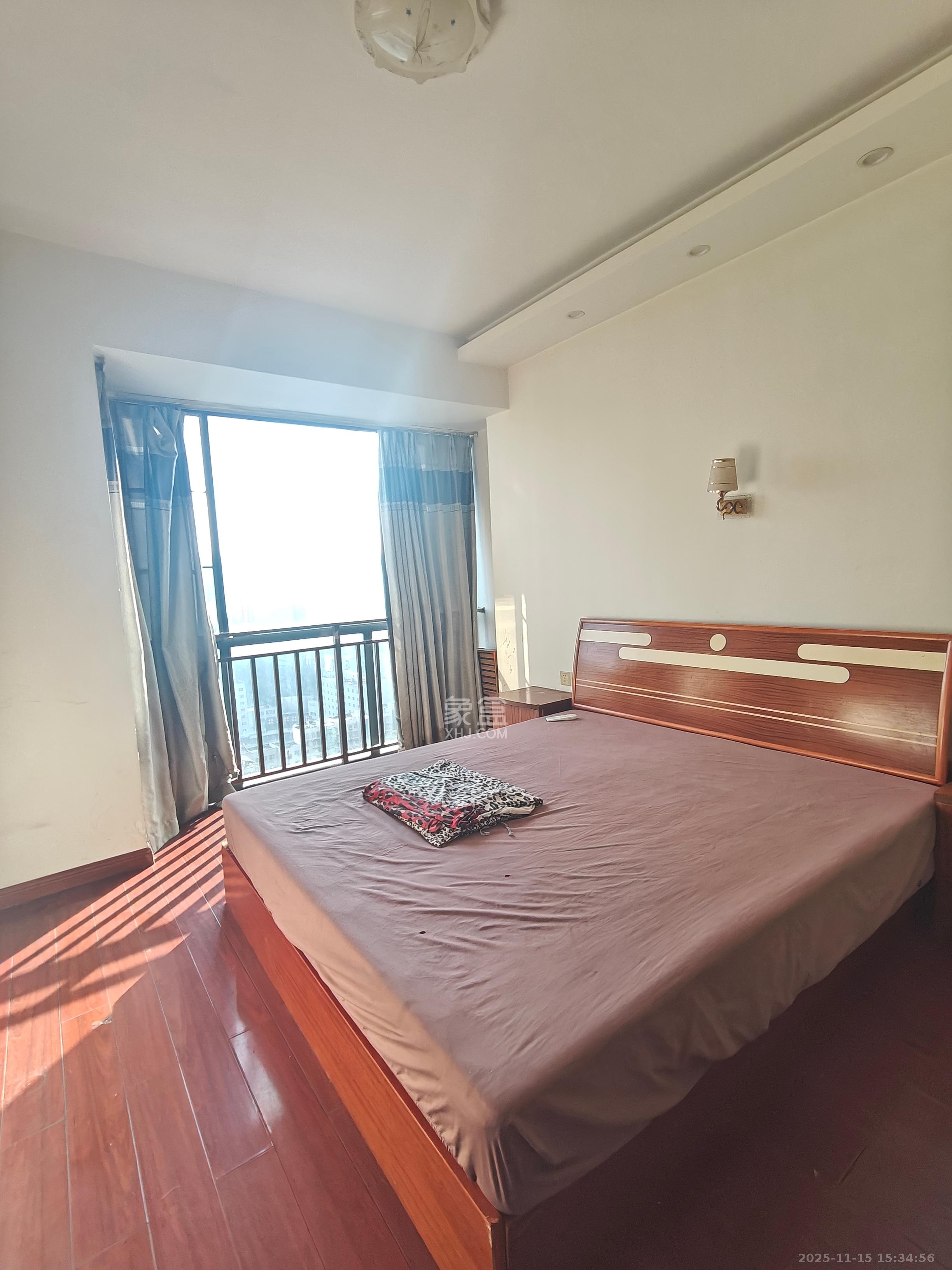 湘域中央  2室1厅1卫    3200.0元/月室内图