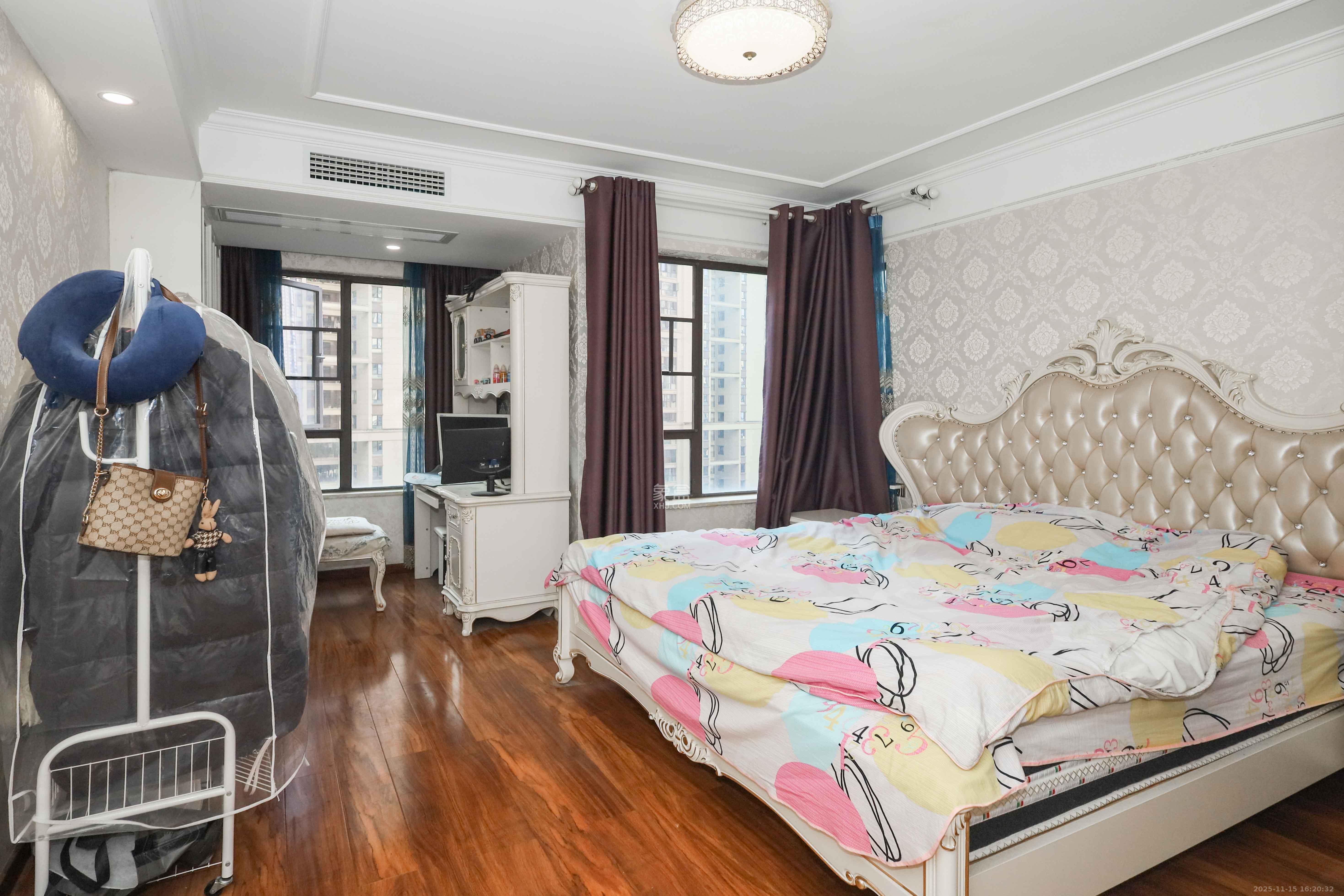 卓越浅水湾 4室2厅1卫 220.0万 卓越浅水湾 4室2厅1卫 220.0万卧室