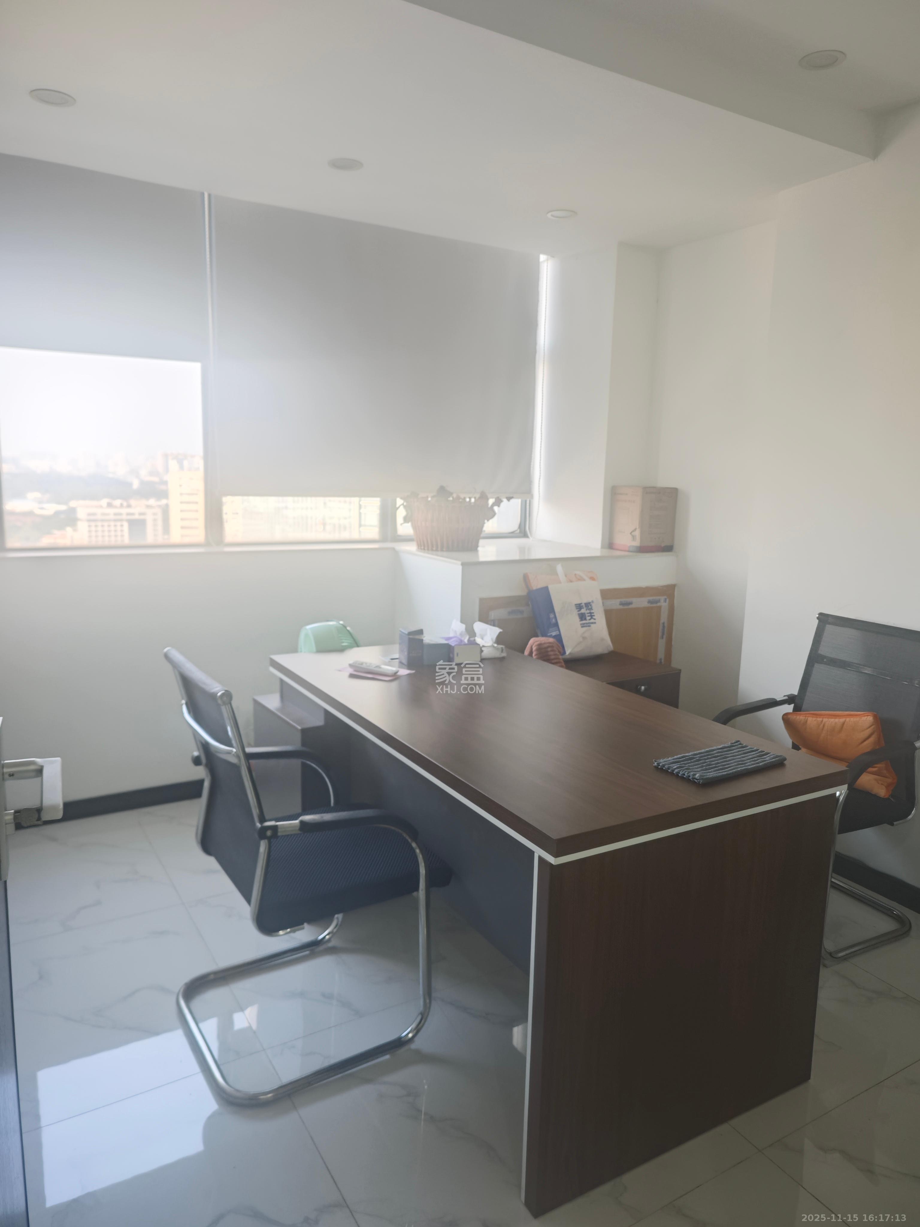 湘域中央  3室1厅1卫    4200.0元/月室内图